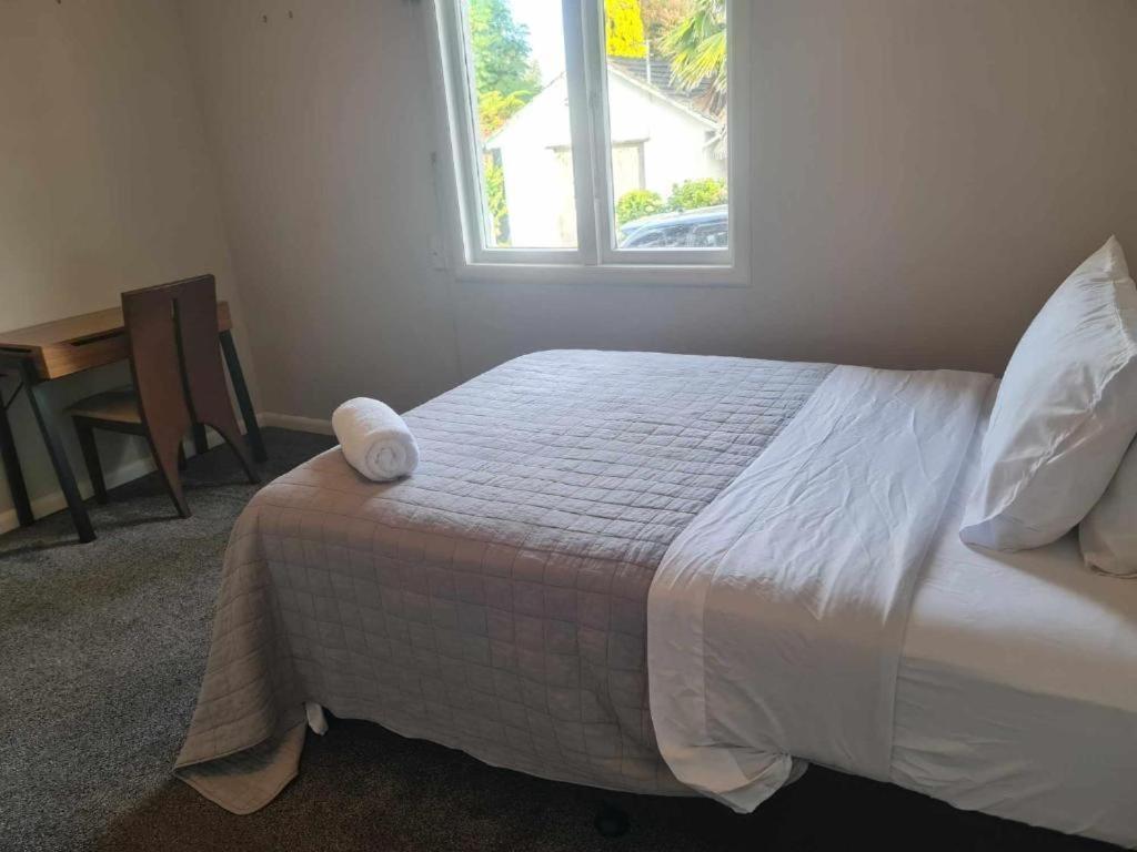 Double Room with Shared Bathroom photo 3