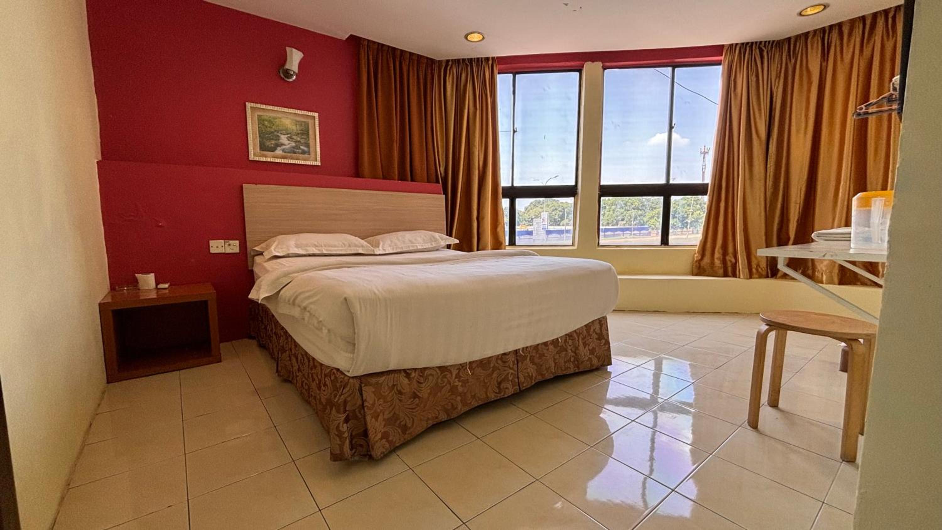 Deluxe Queen Room