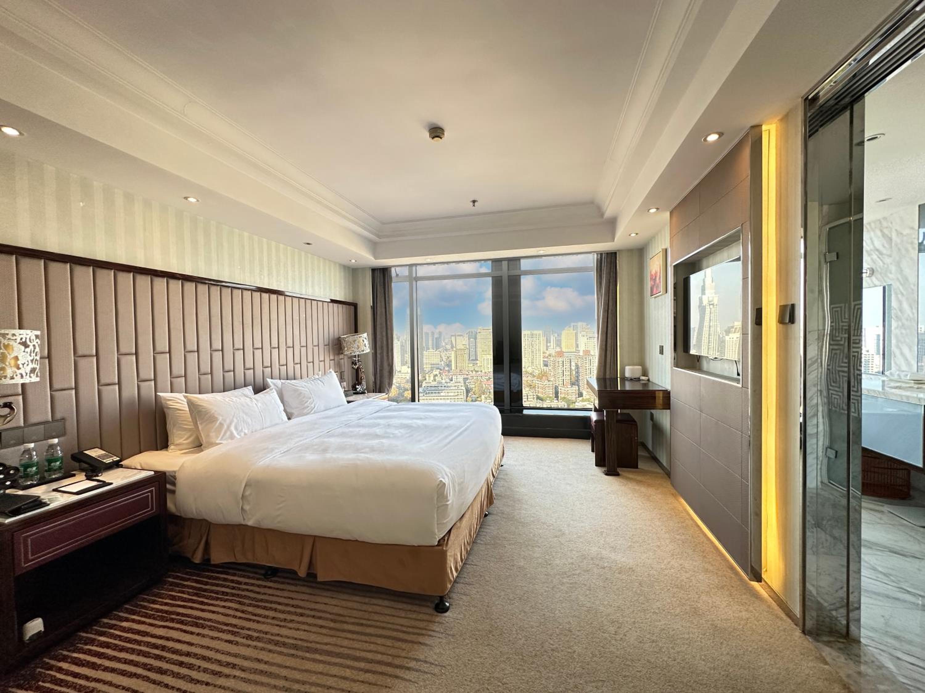 Lijia Twin Bed Suite - Photo 12