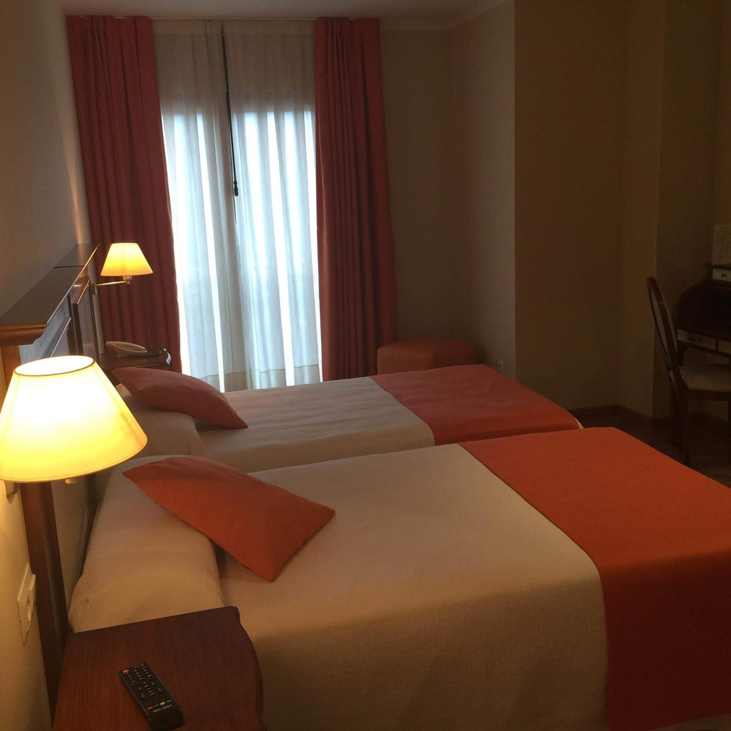 Double or Twin Room photo 3