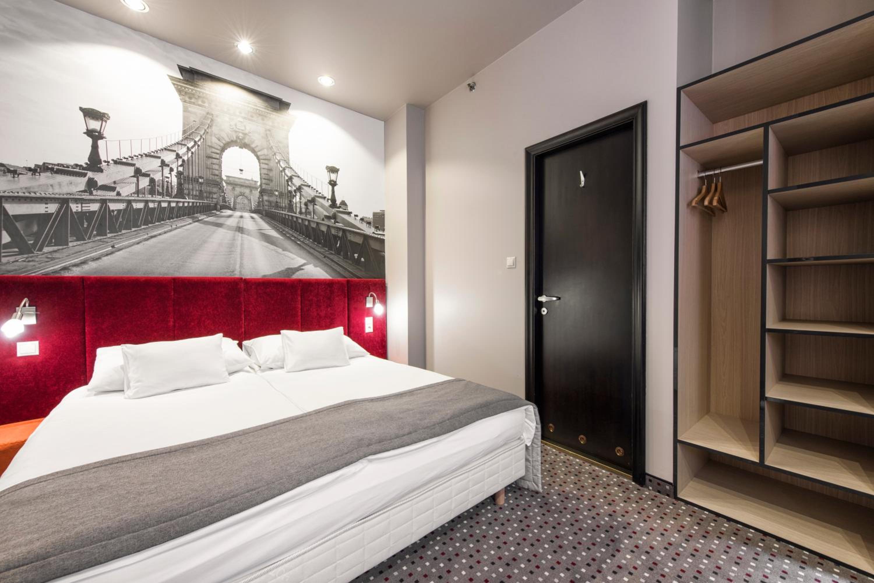 Double or Twin Room with City View