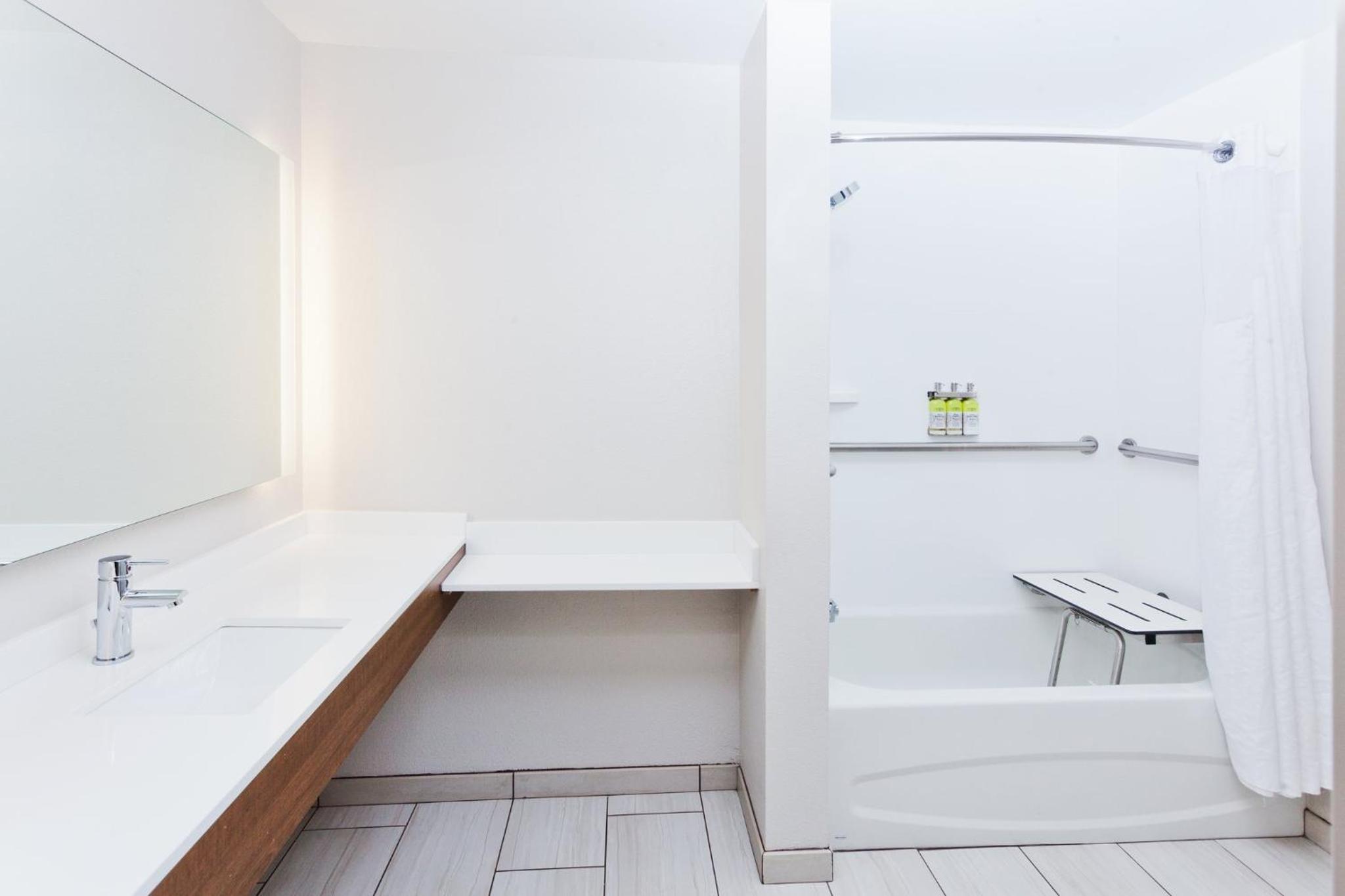 King Room - Disability Access - Photo 4