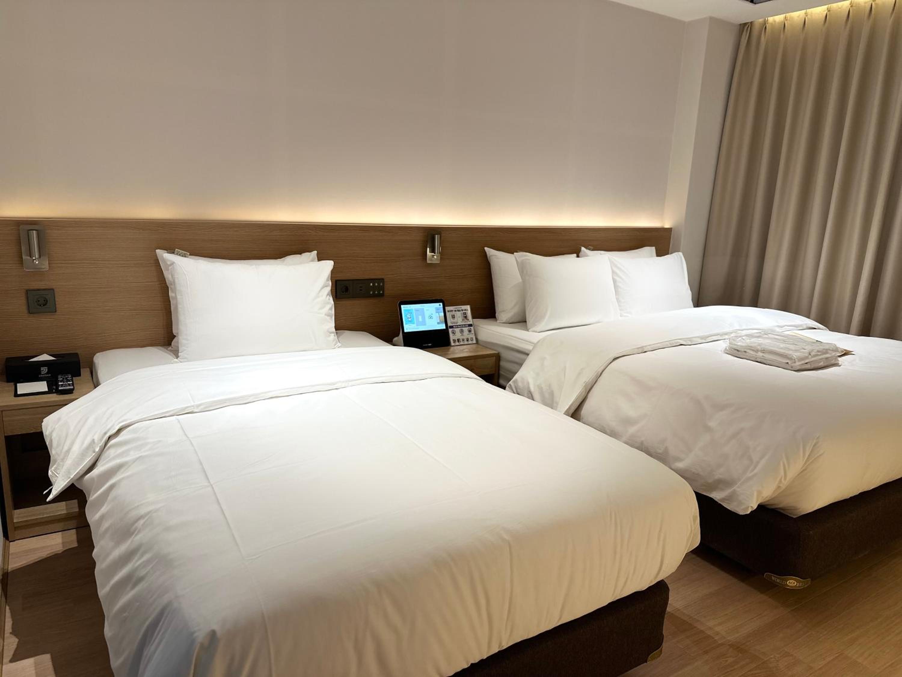 Superior Twin Room