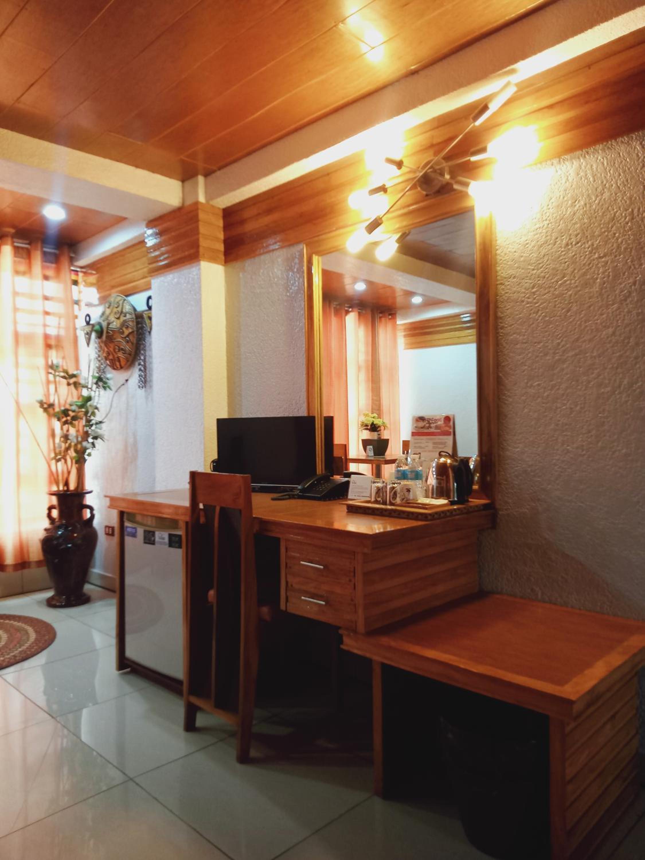 Budget Double Room photo 3