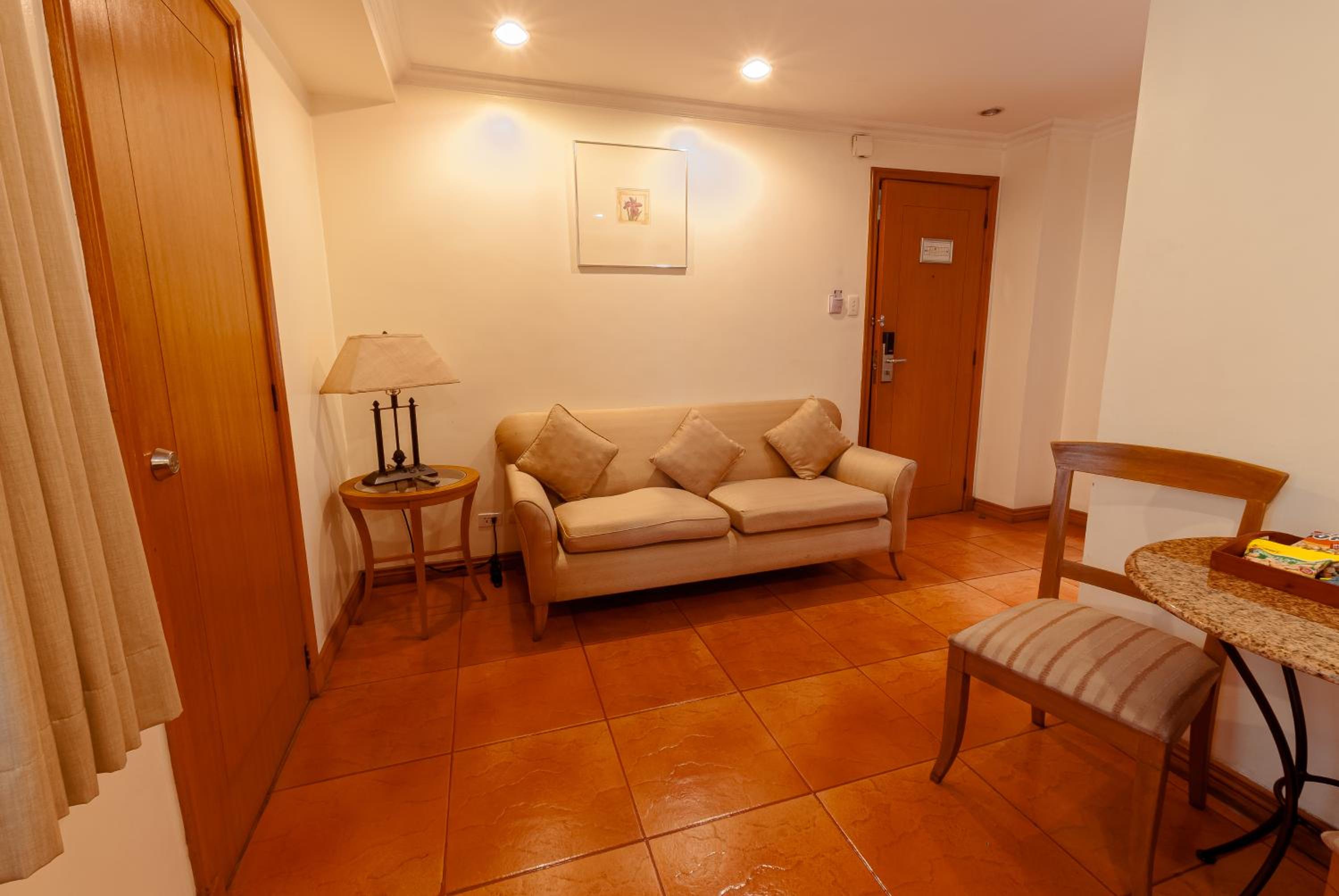 Family Room - Photo 3