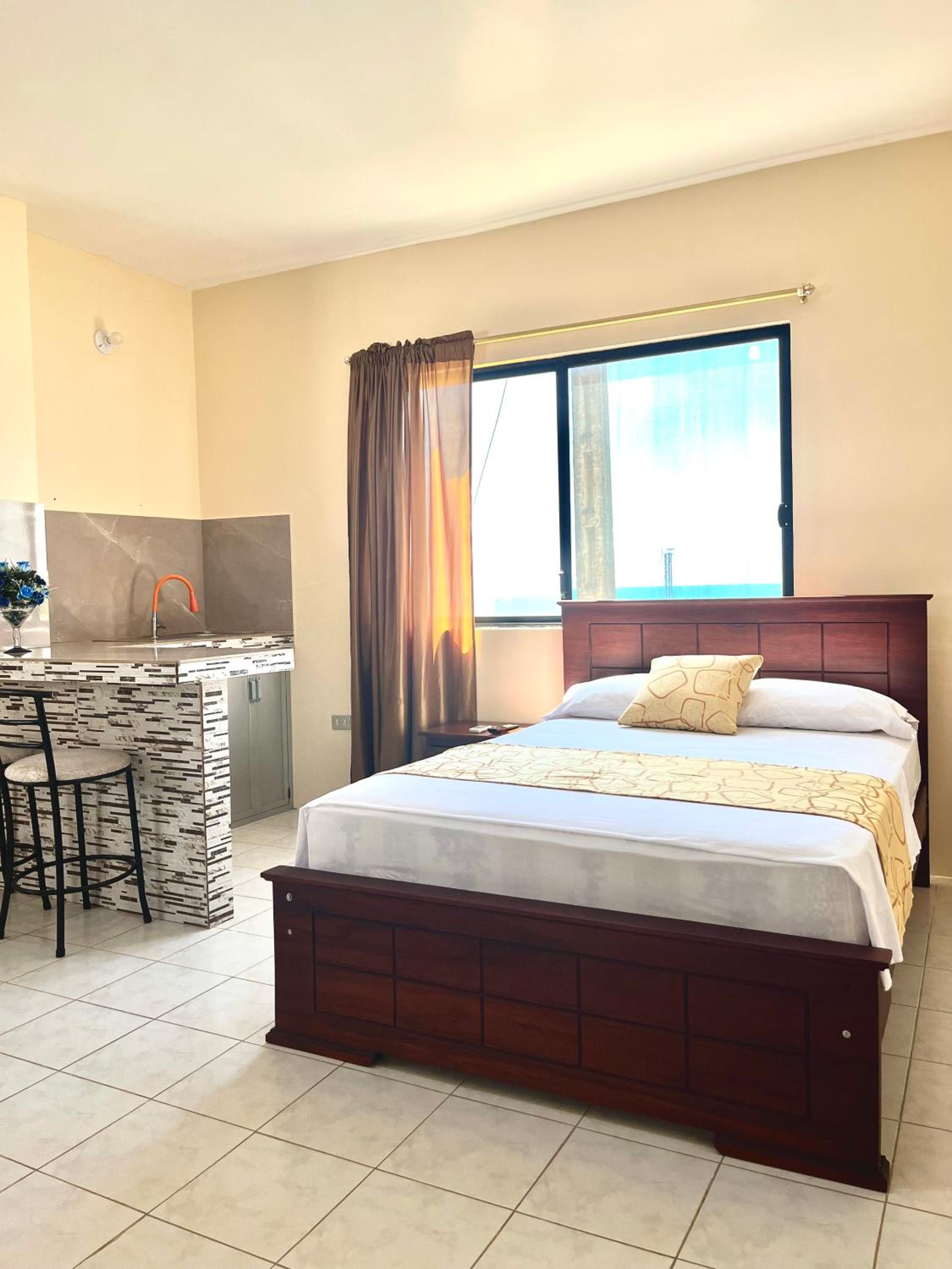 One-Bedroom Suite photo 3