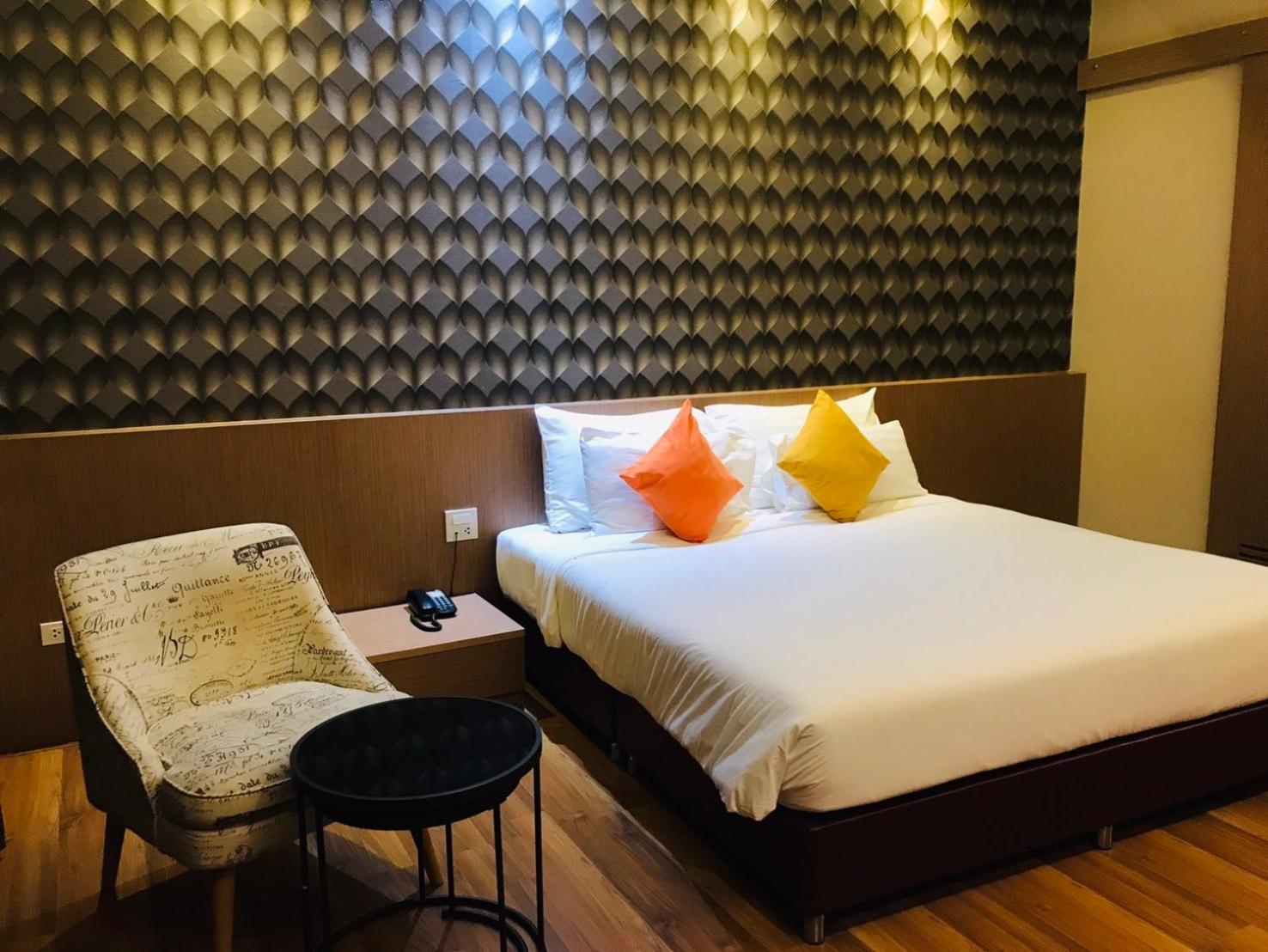 Deluxe King Room