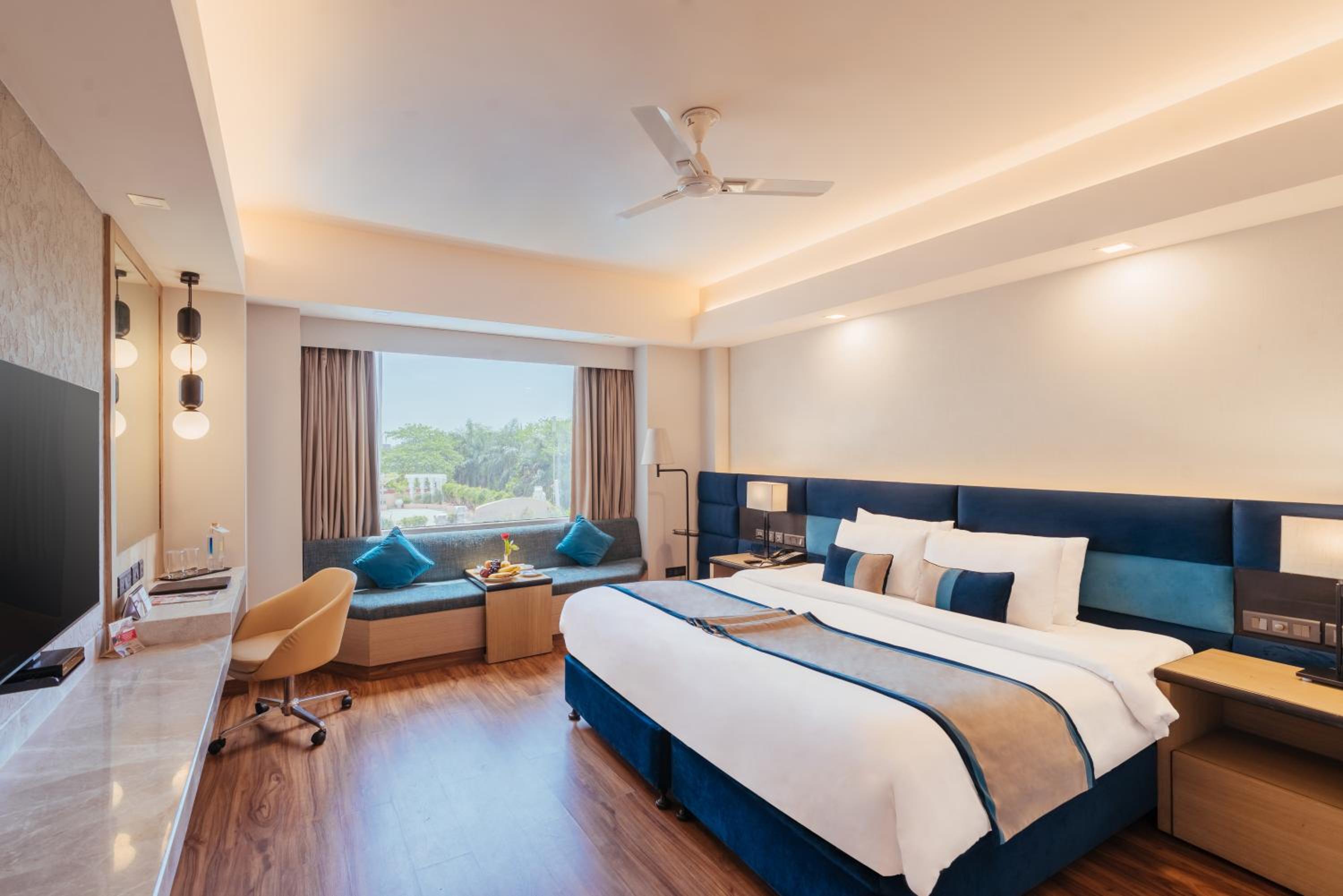 Luxury Room with complimentary drop off to the airport  - Photo 6