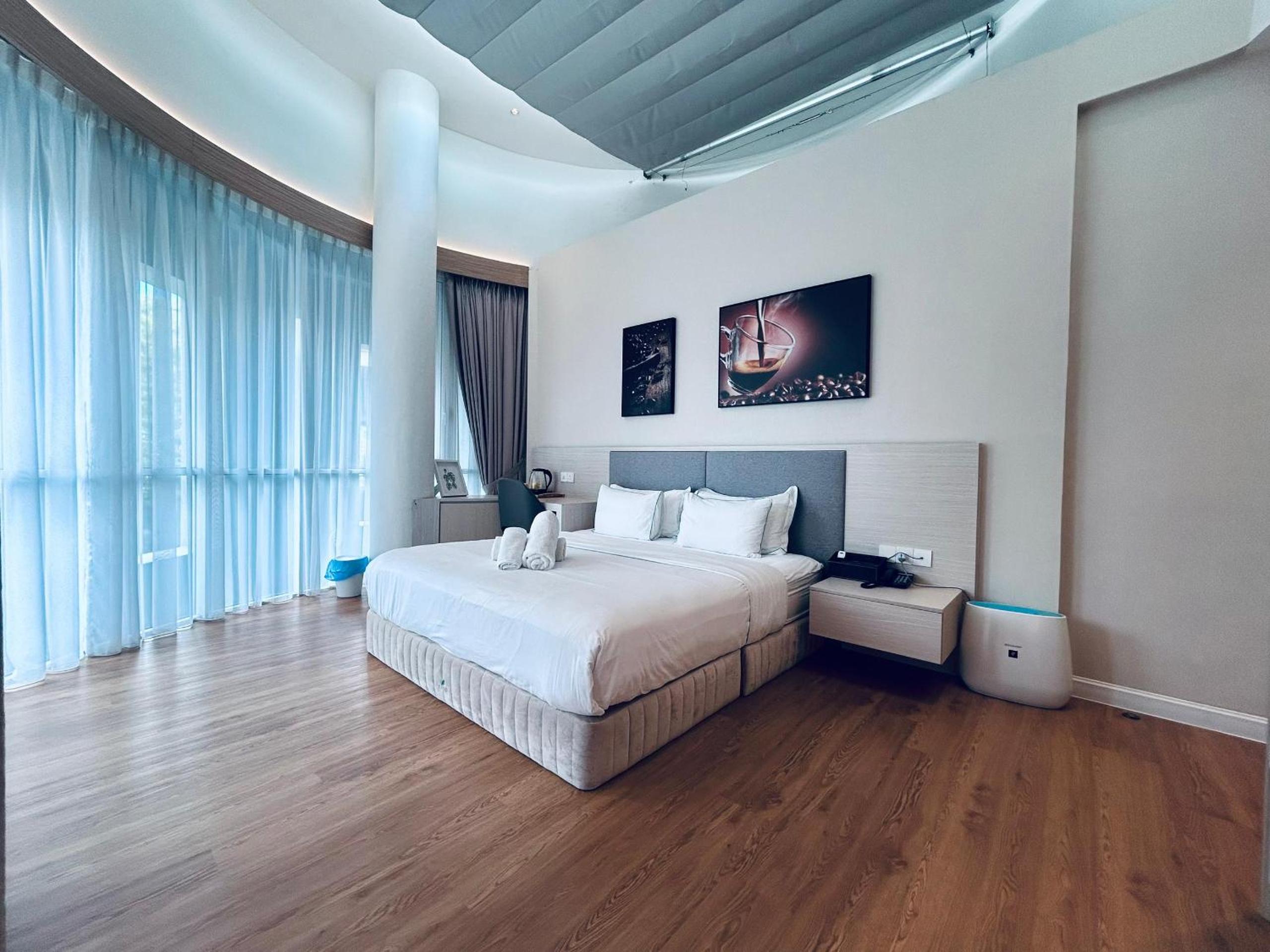 Suite with City View photo 1