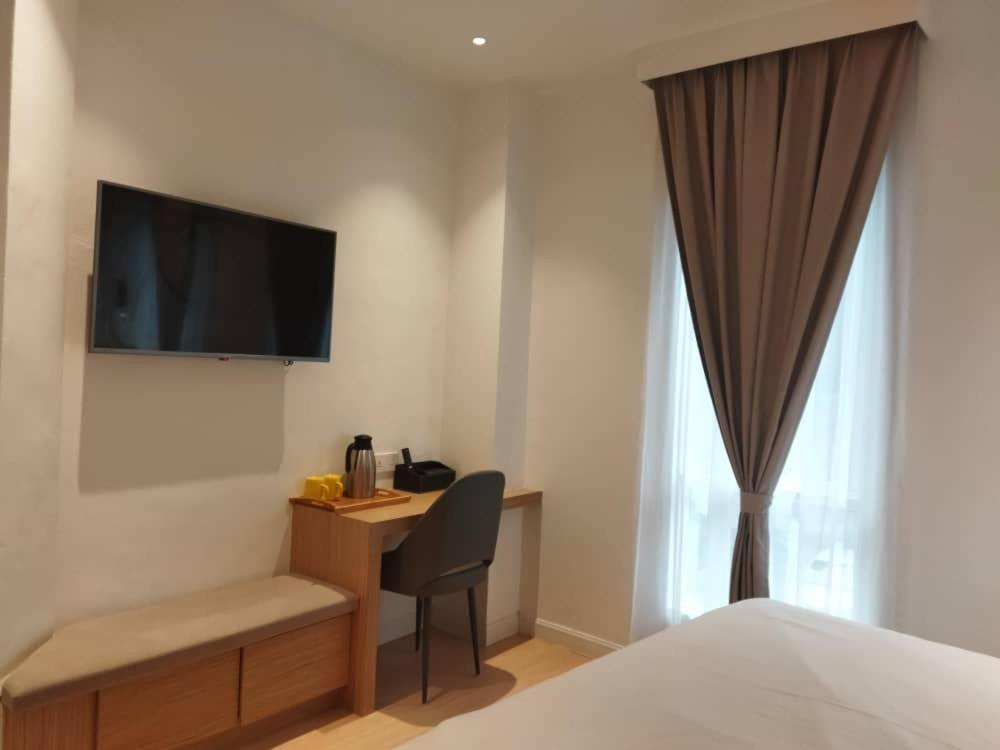 Standard Queen Room - Photo 6