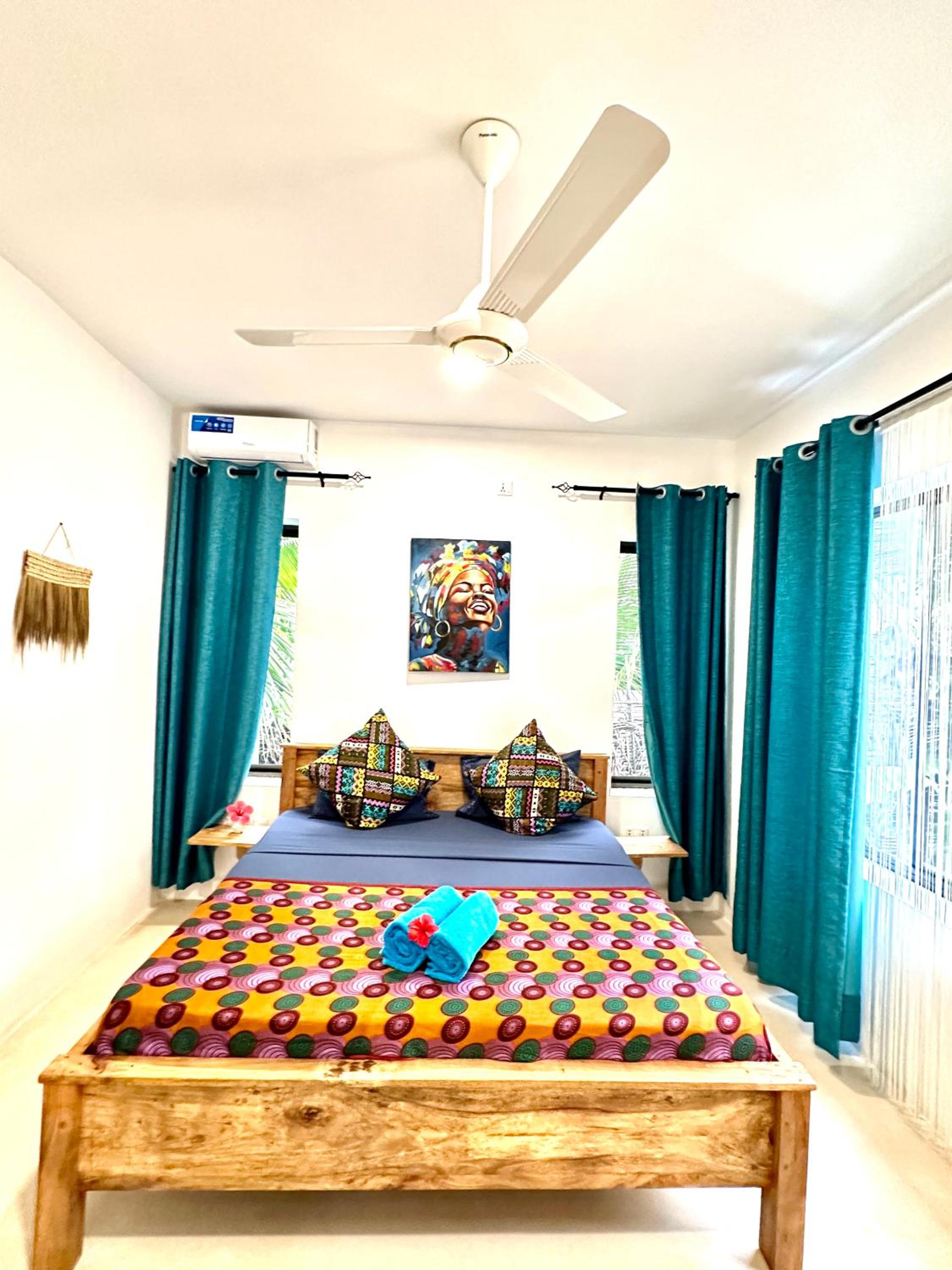 Deluxe King Suite - Photo 7