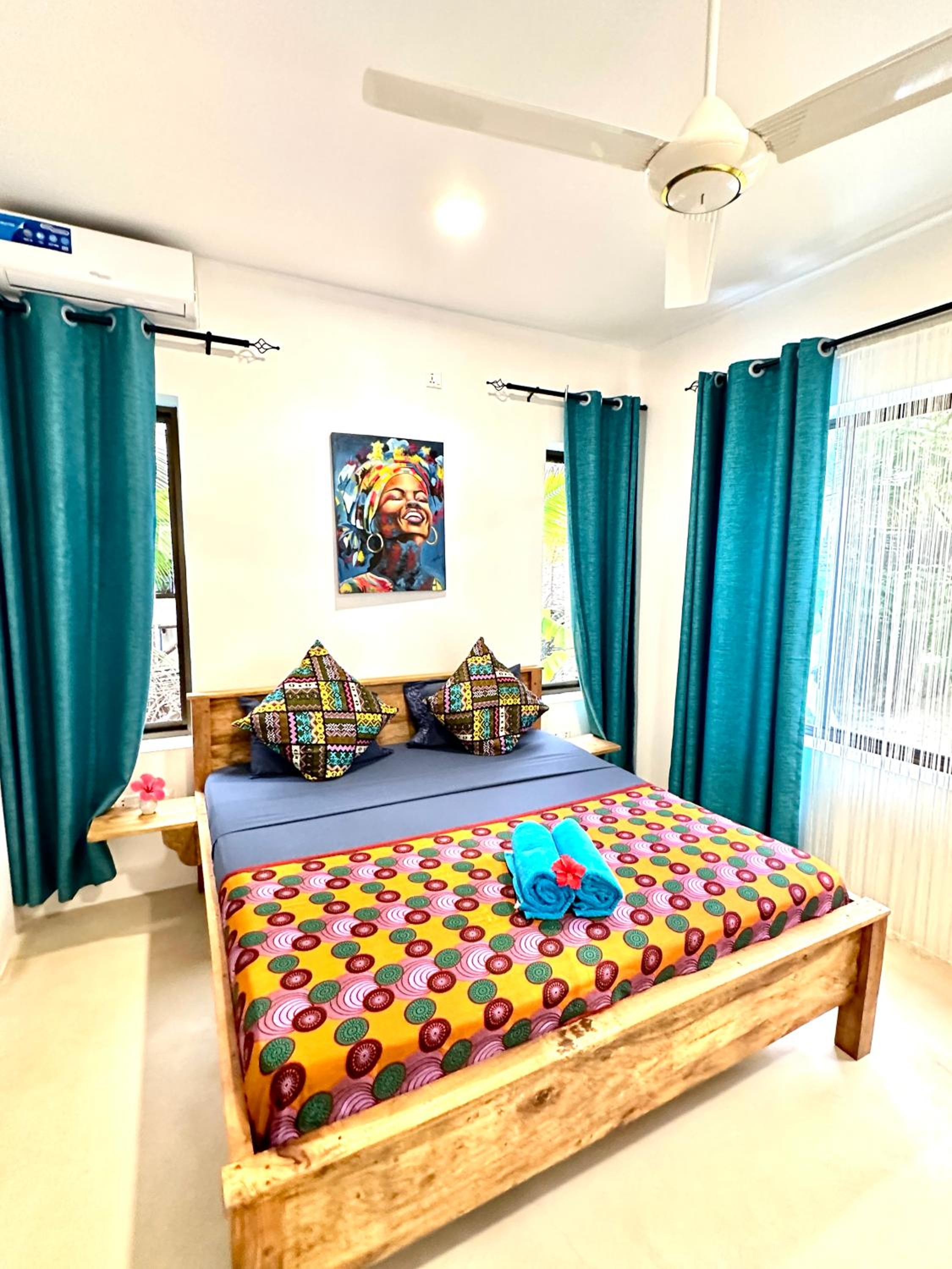 Deluxe King Suite - Photo 12