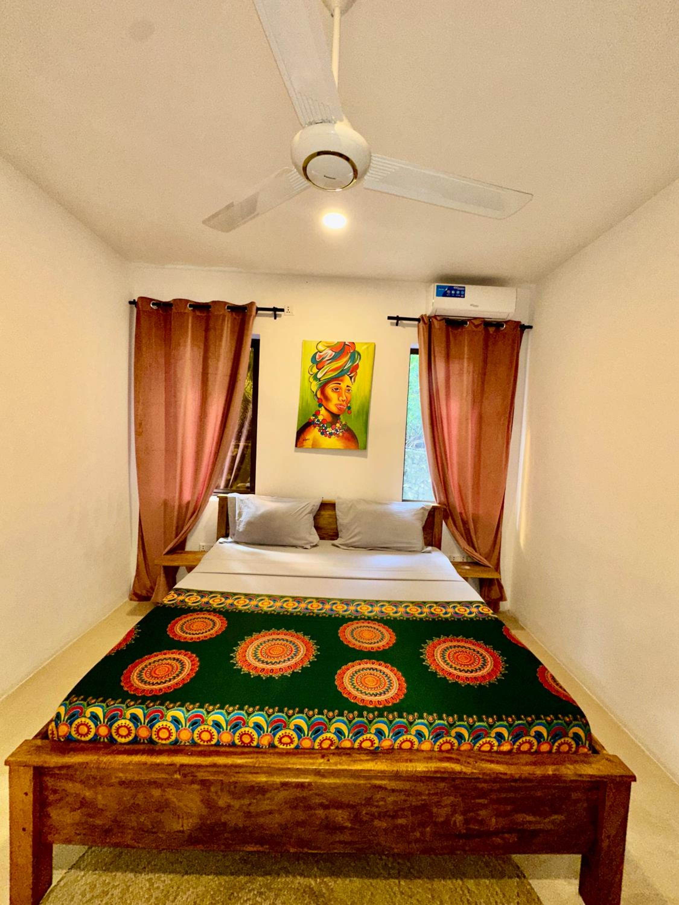 Deluxe King Suite - Photo 25
