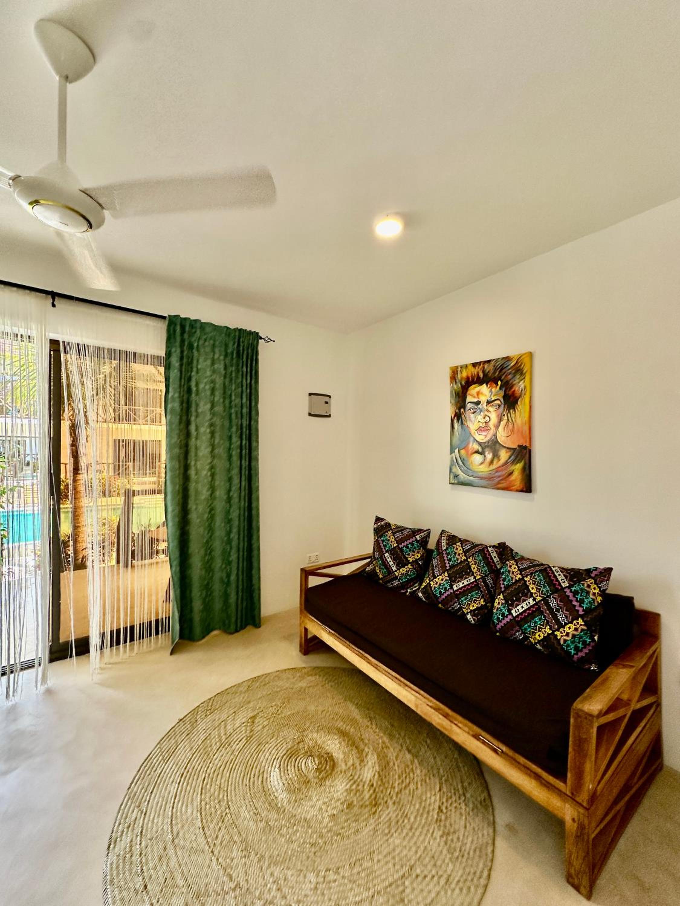 Deluxe King Suite - Photo 33
