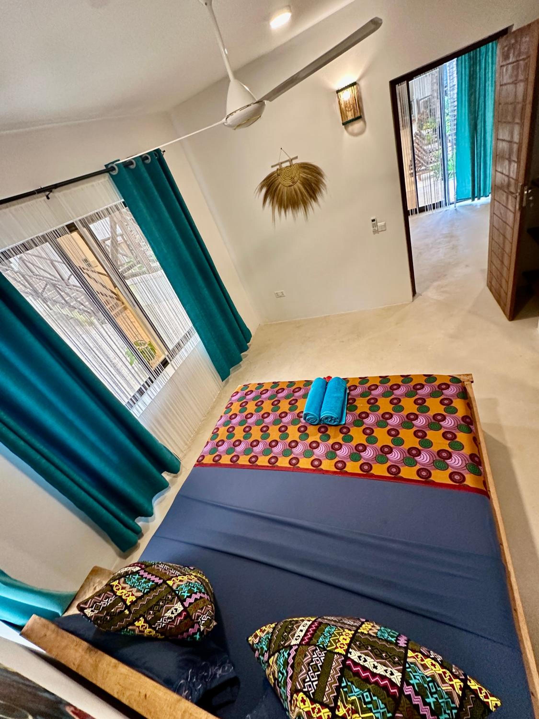 Deluxe King Suite - Photo 35
