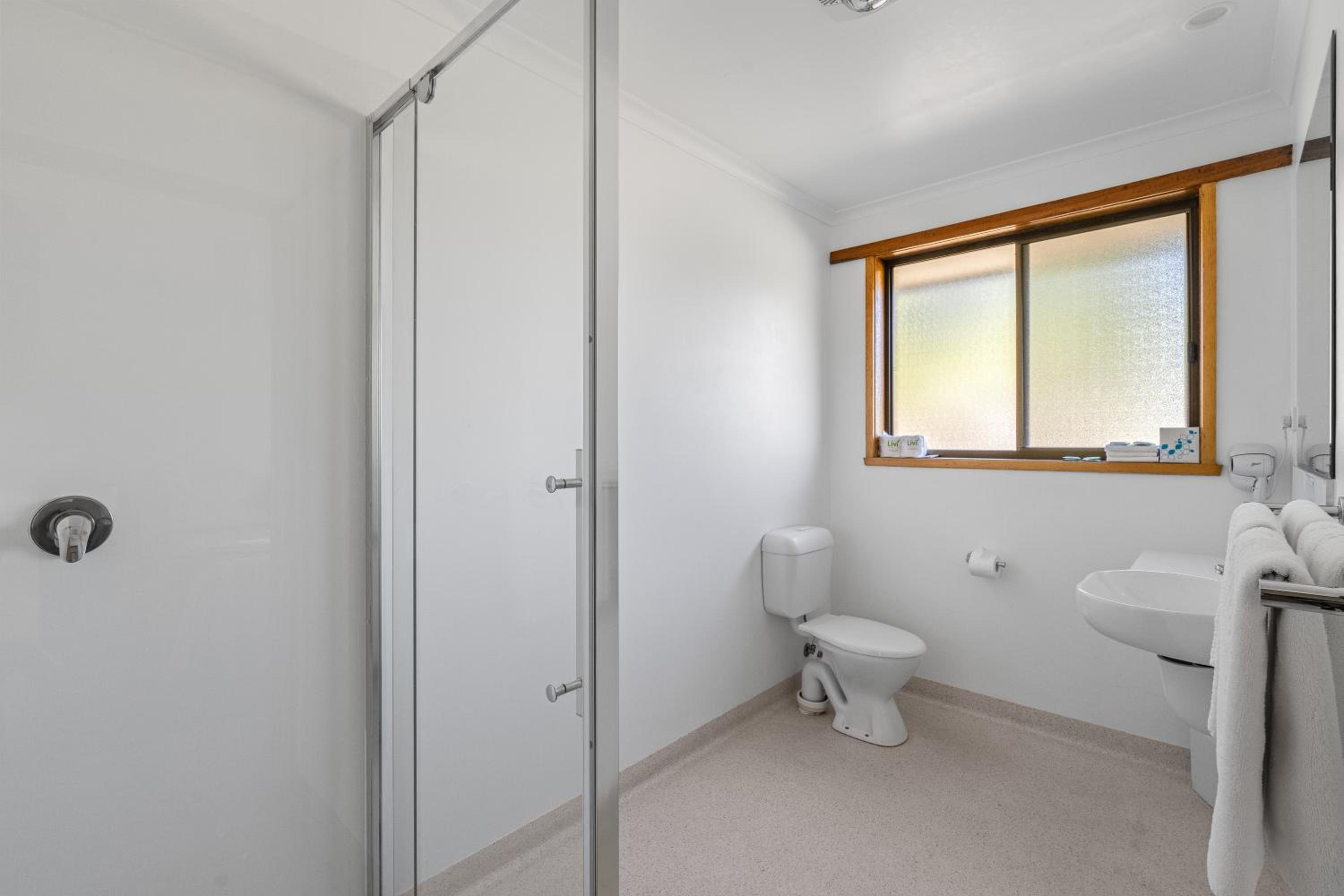Two Bedroom Villa with En-suite photo 3