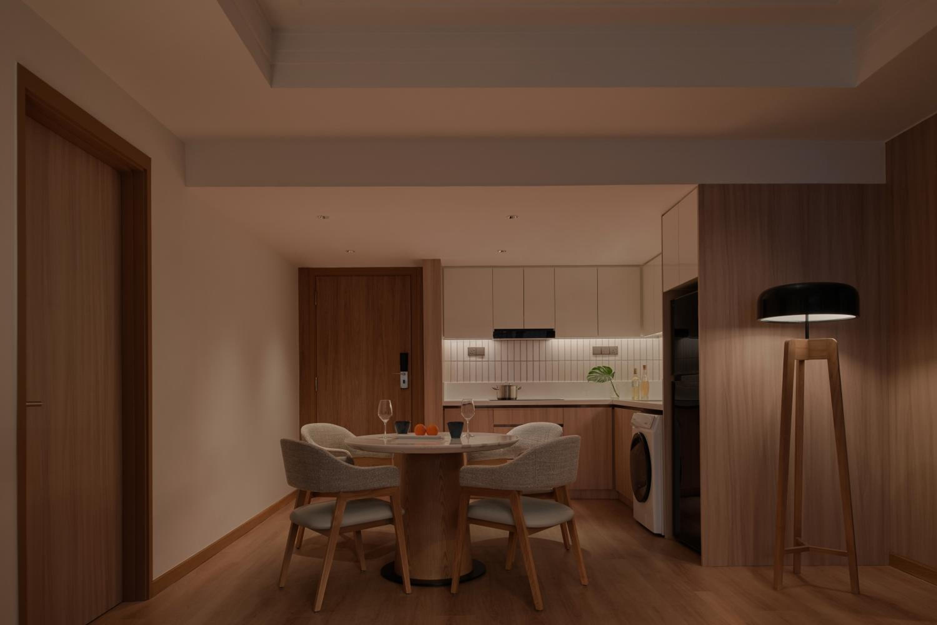 One Bedroom Apartment with Club Lounge Access