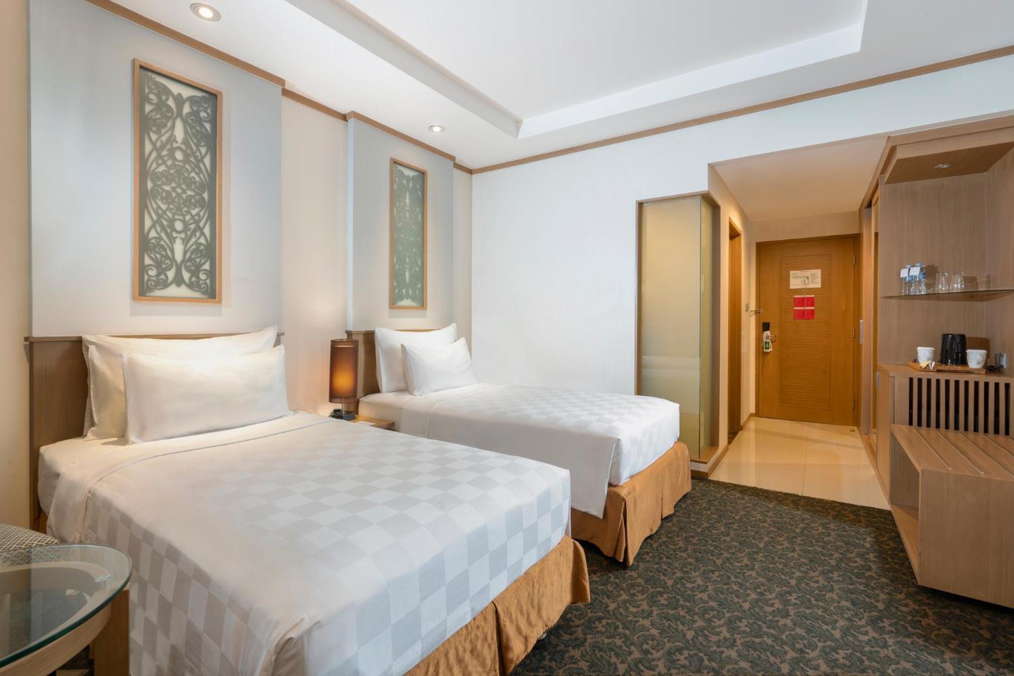 Deluxe Twin Room photo 3