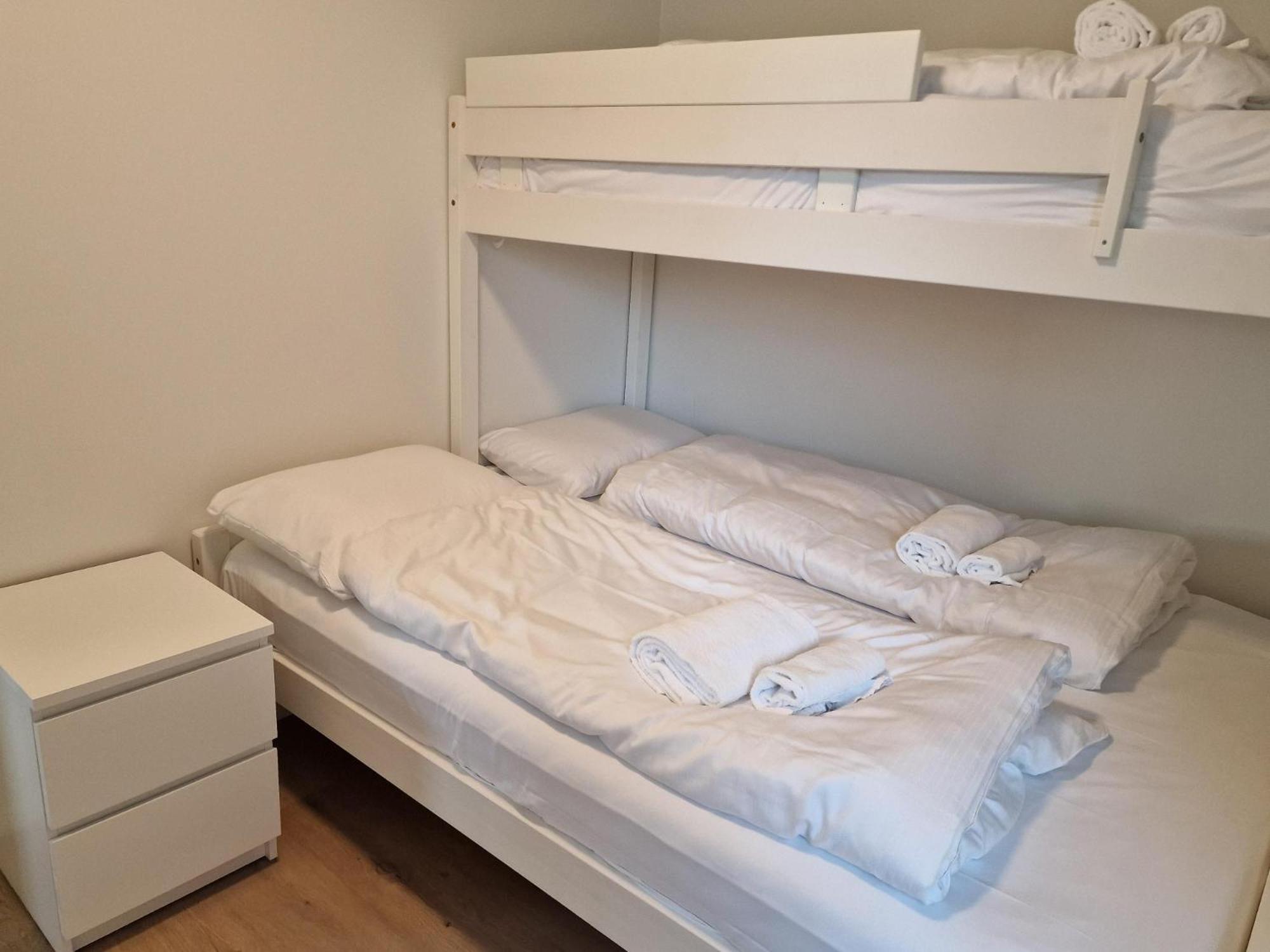 Three-Bedroom Apartment with Sea View photo 3