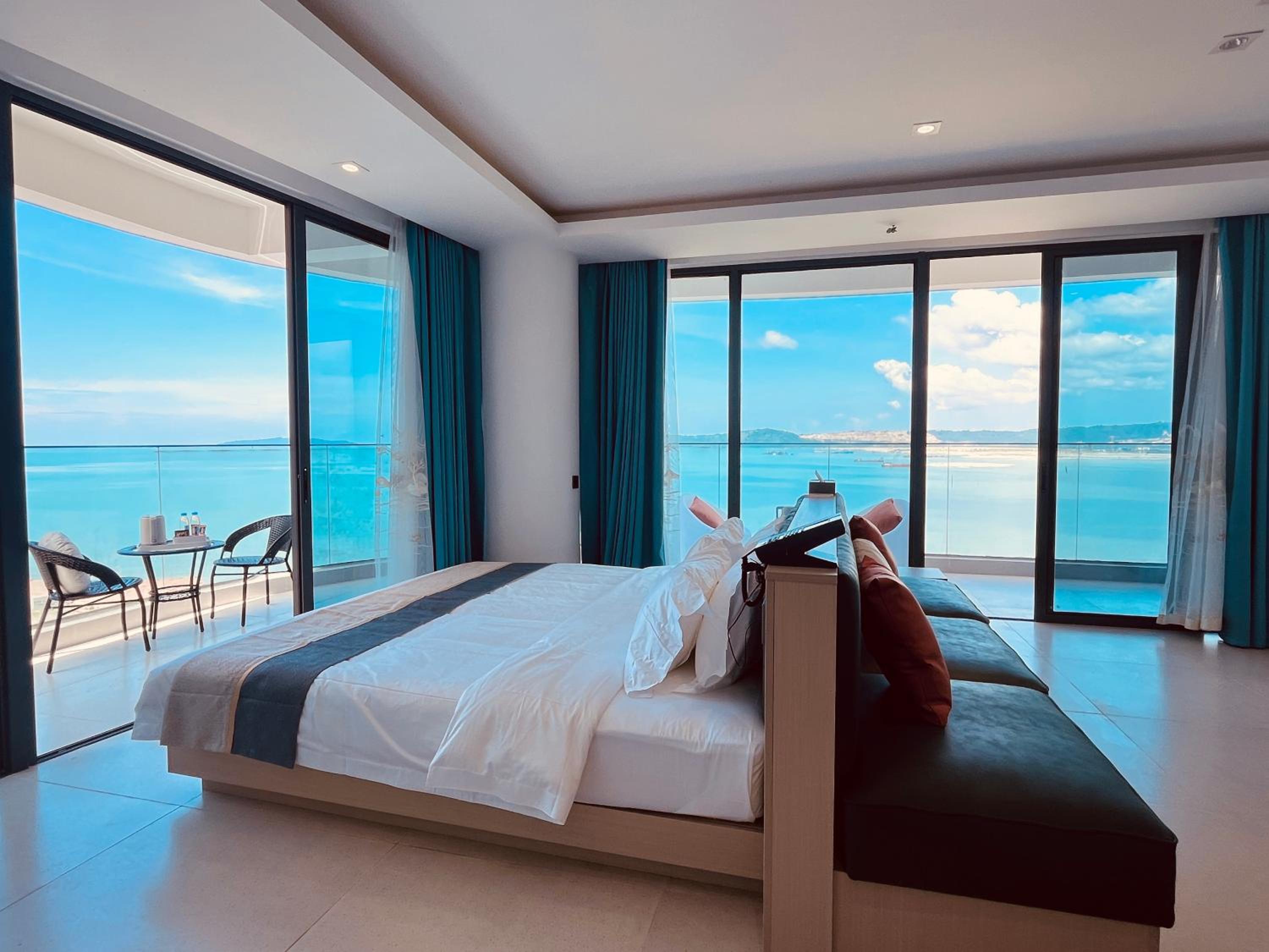 Junior Suite with Sea View photo 1