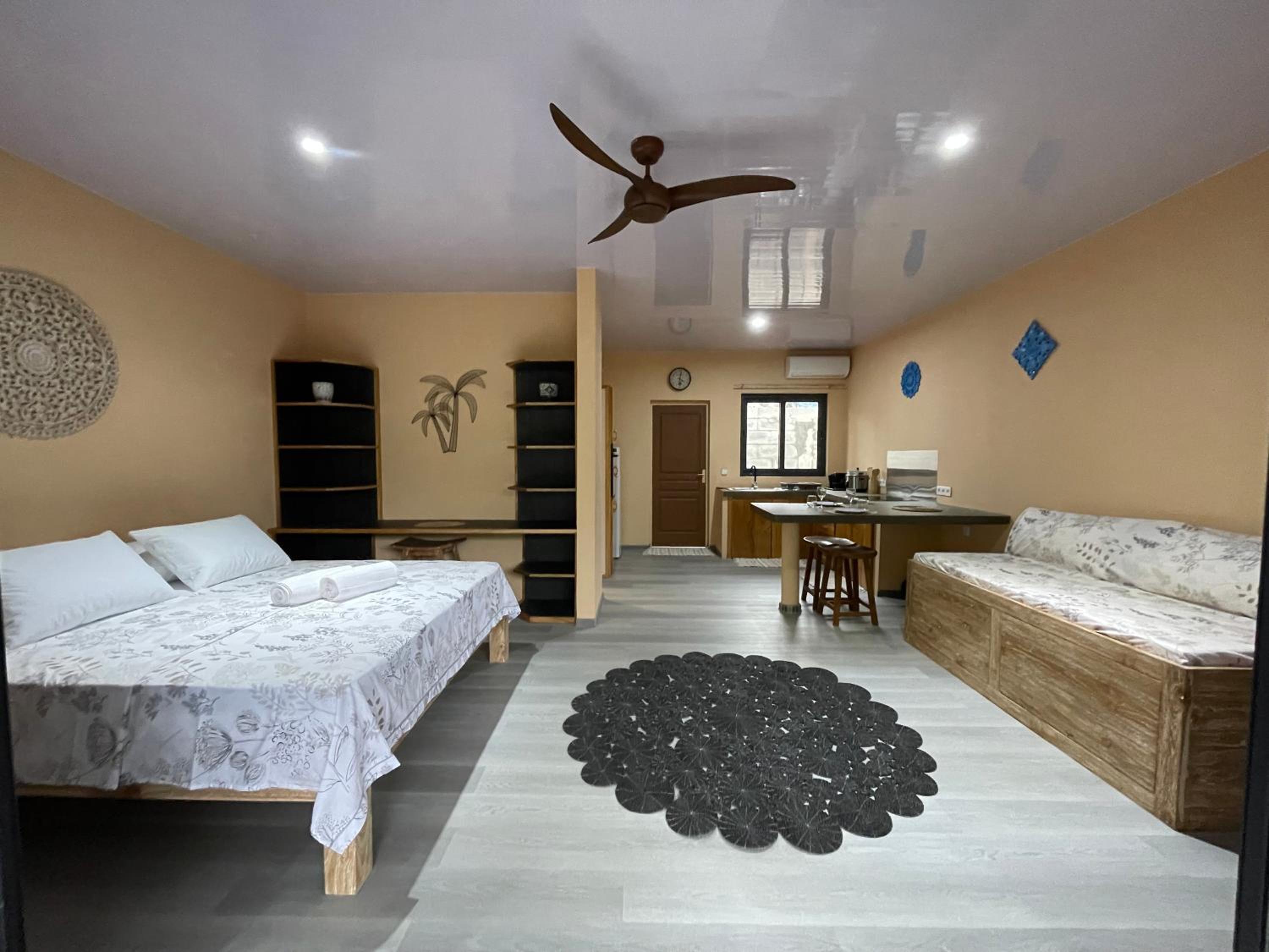 One-Bedroom House photo 1