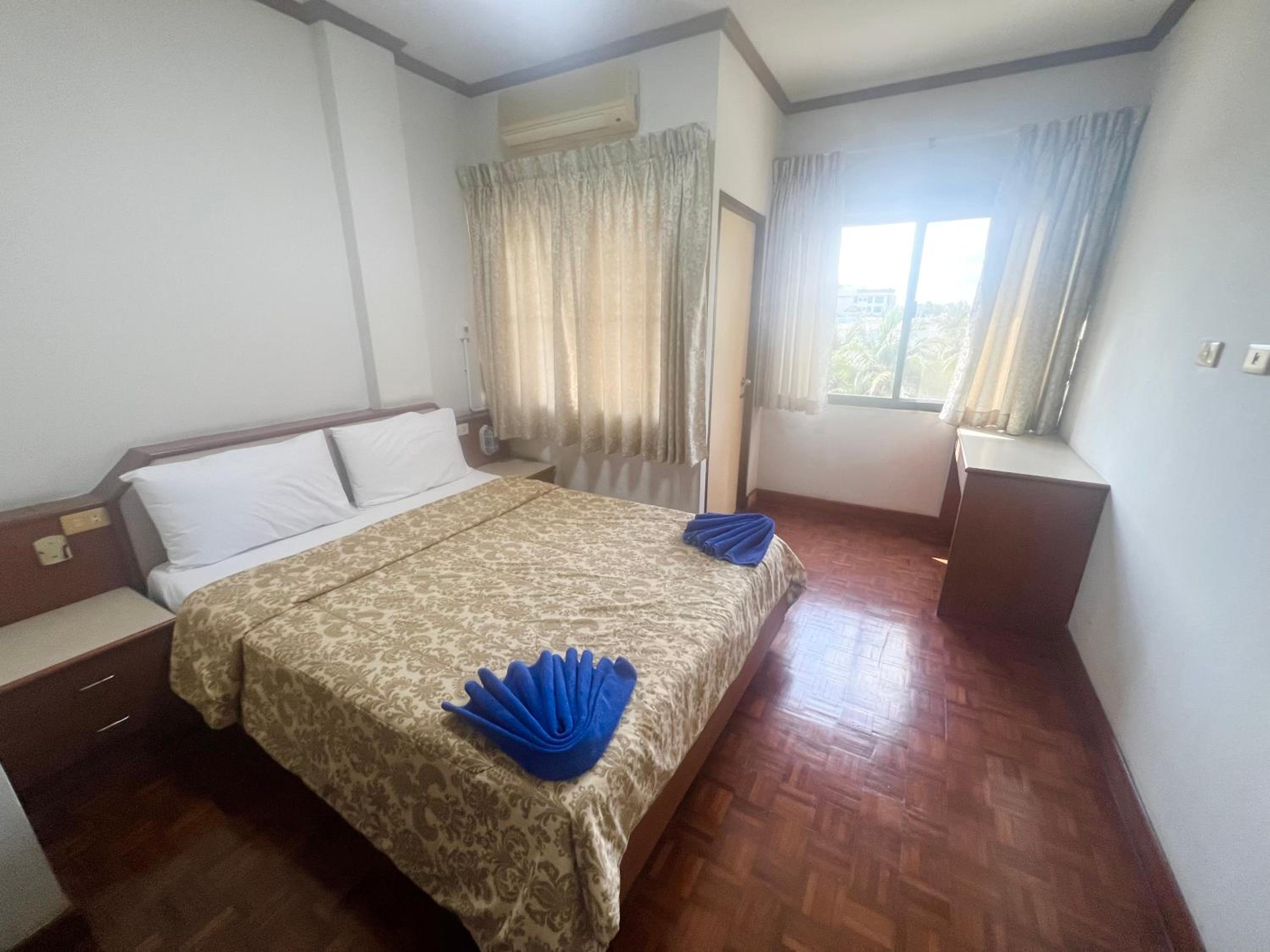 Two-Bedroom Apartment - Photo 9