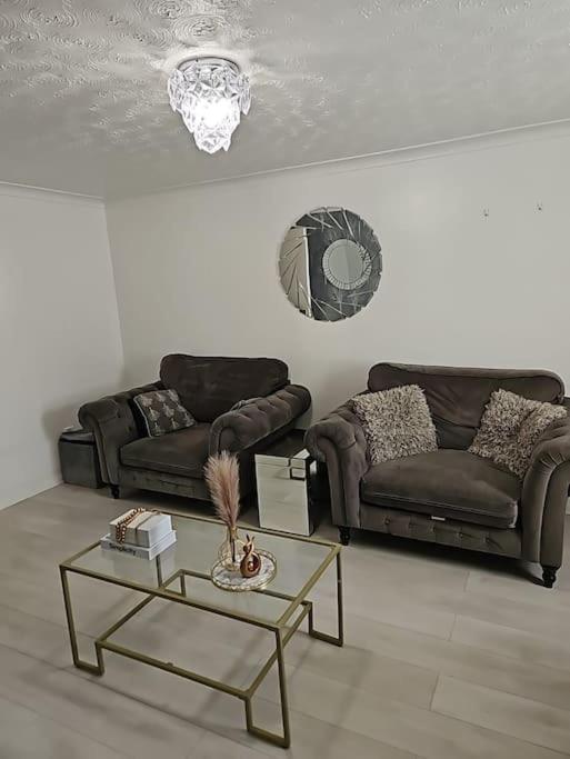 Two-Bedroom Apartment photo 2