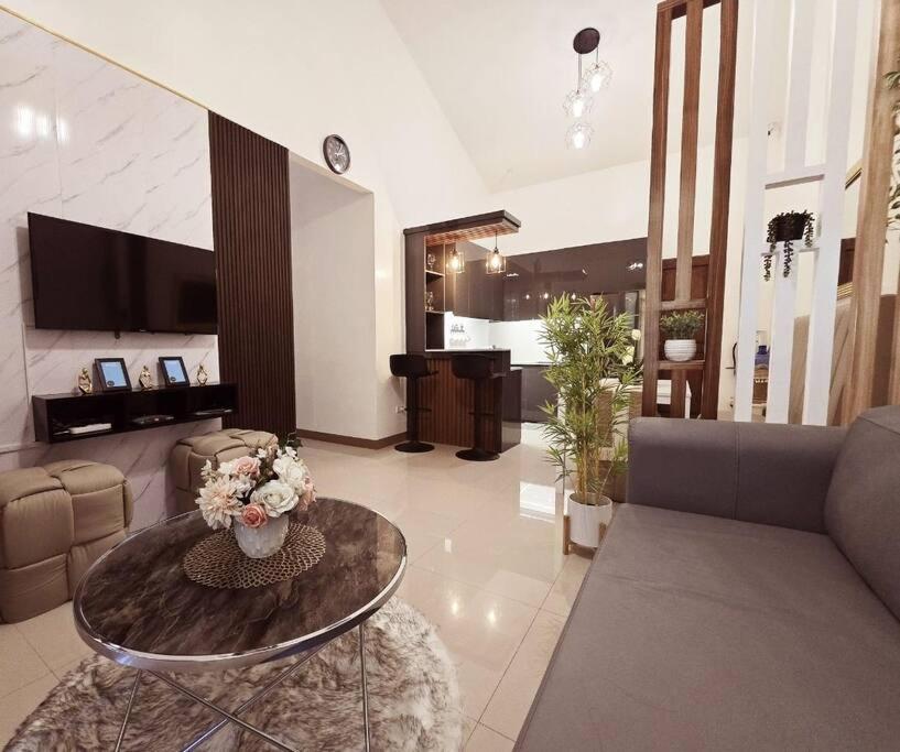Three-Bedroom House photo 1