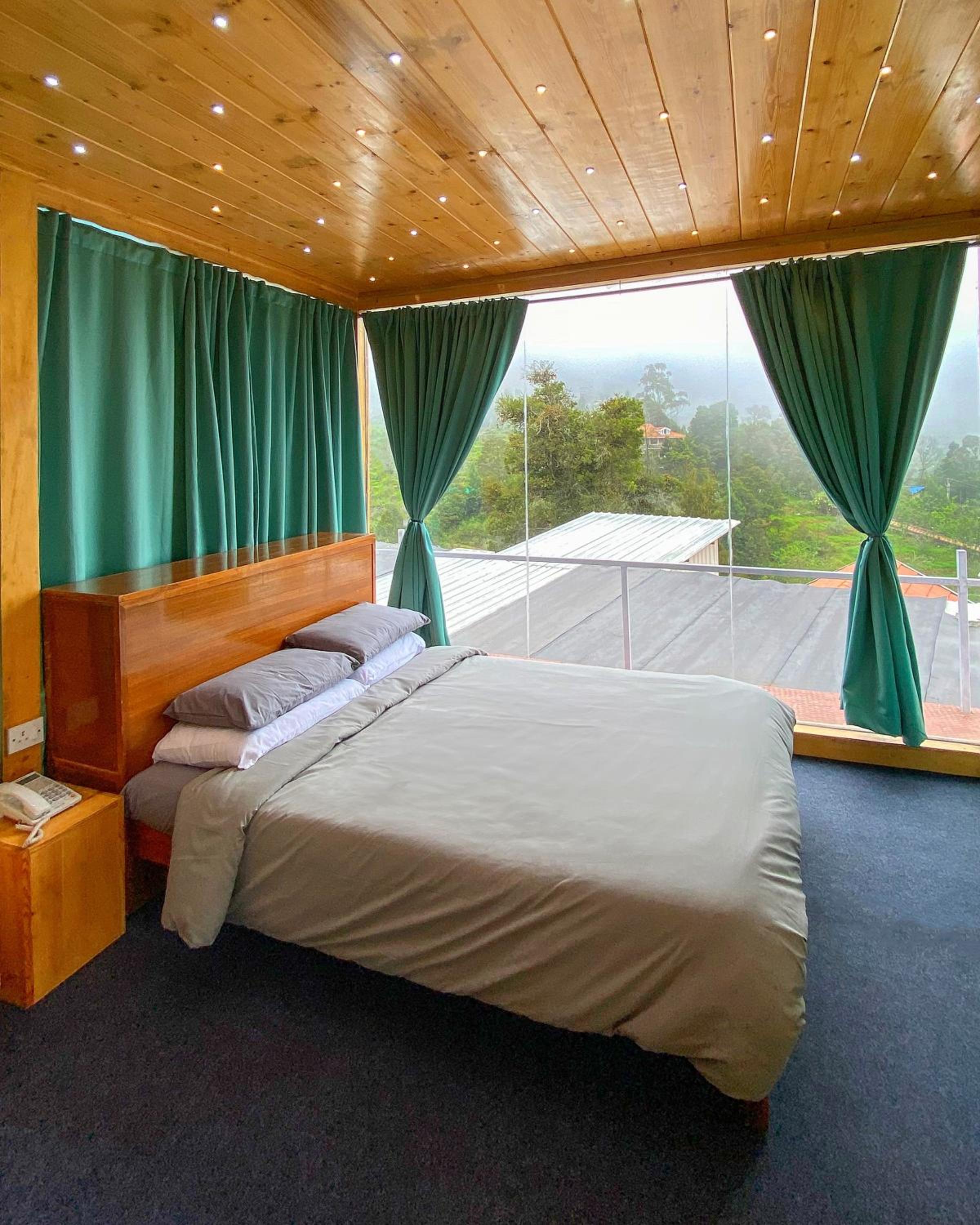 Studio with Mountain View - Photo 1