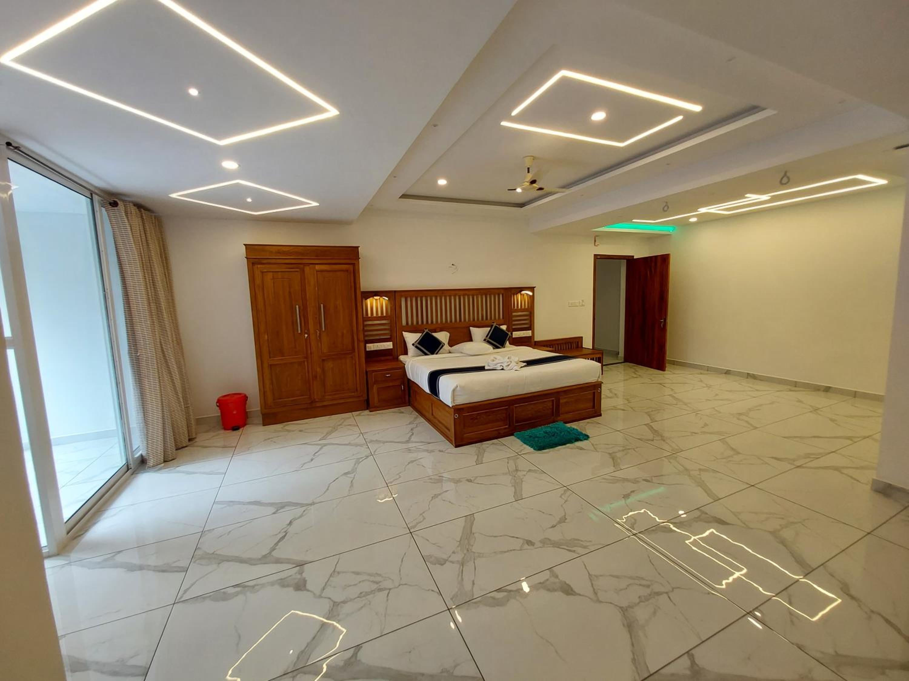 King Suite With Balcony photo 3