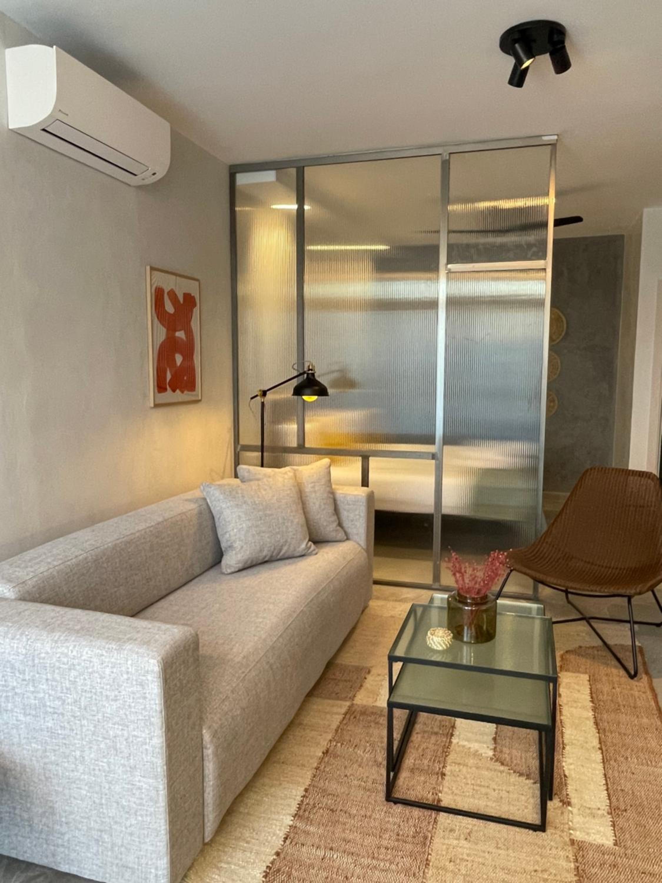 One-Bedroom Apartment photo 3