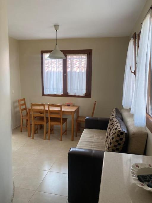 Three-Bedroom House photo 3
