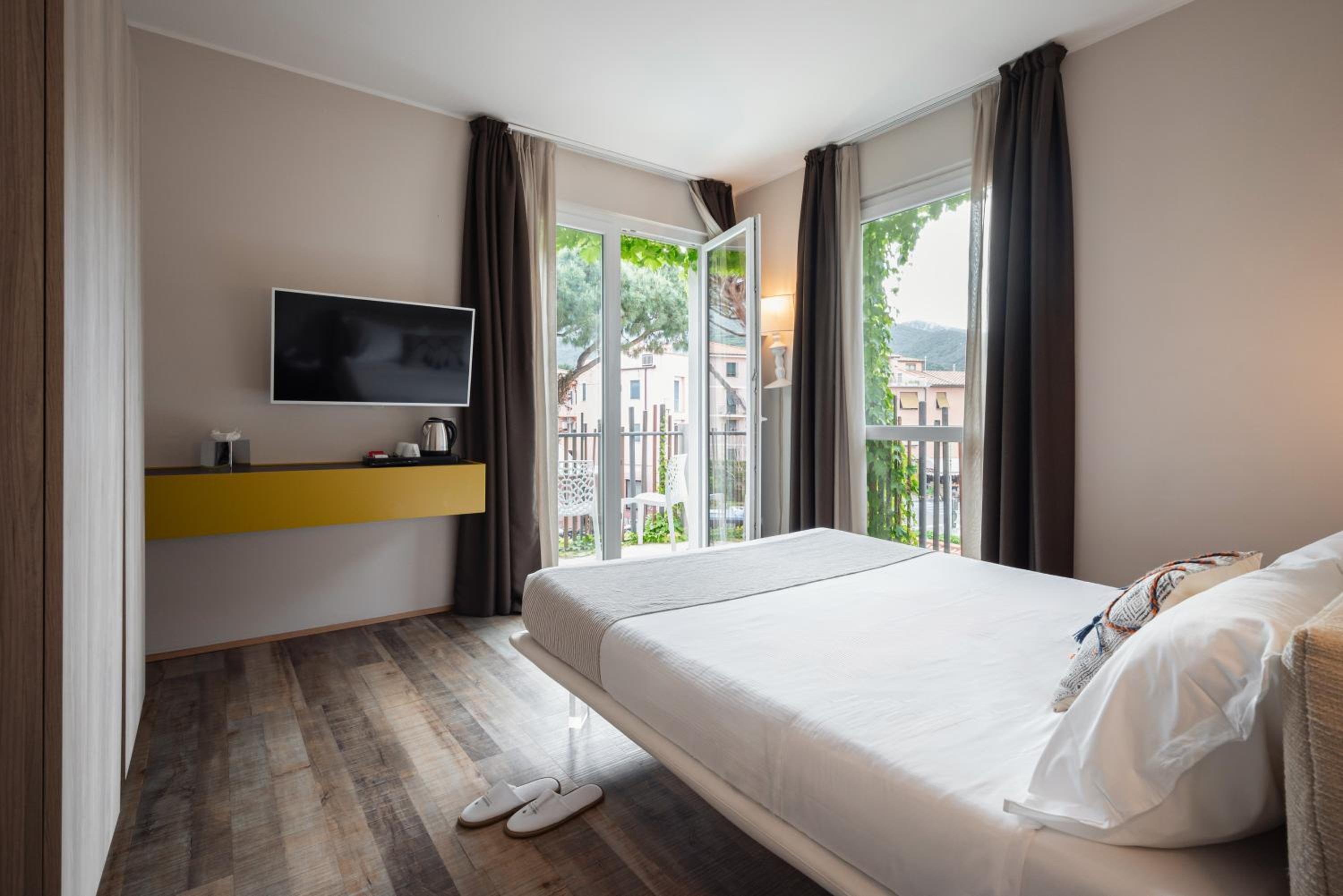 Suite with Balcony photo 3