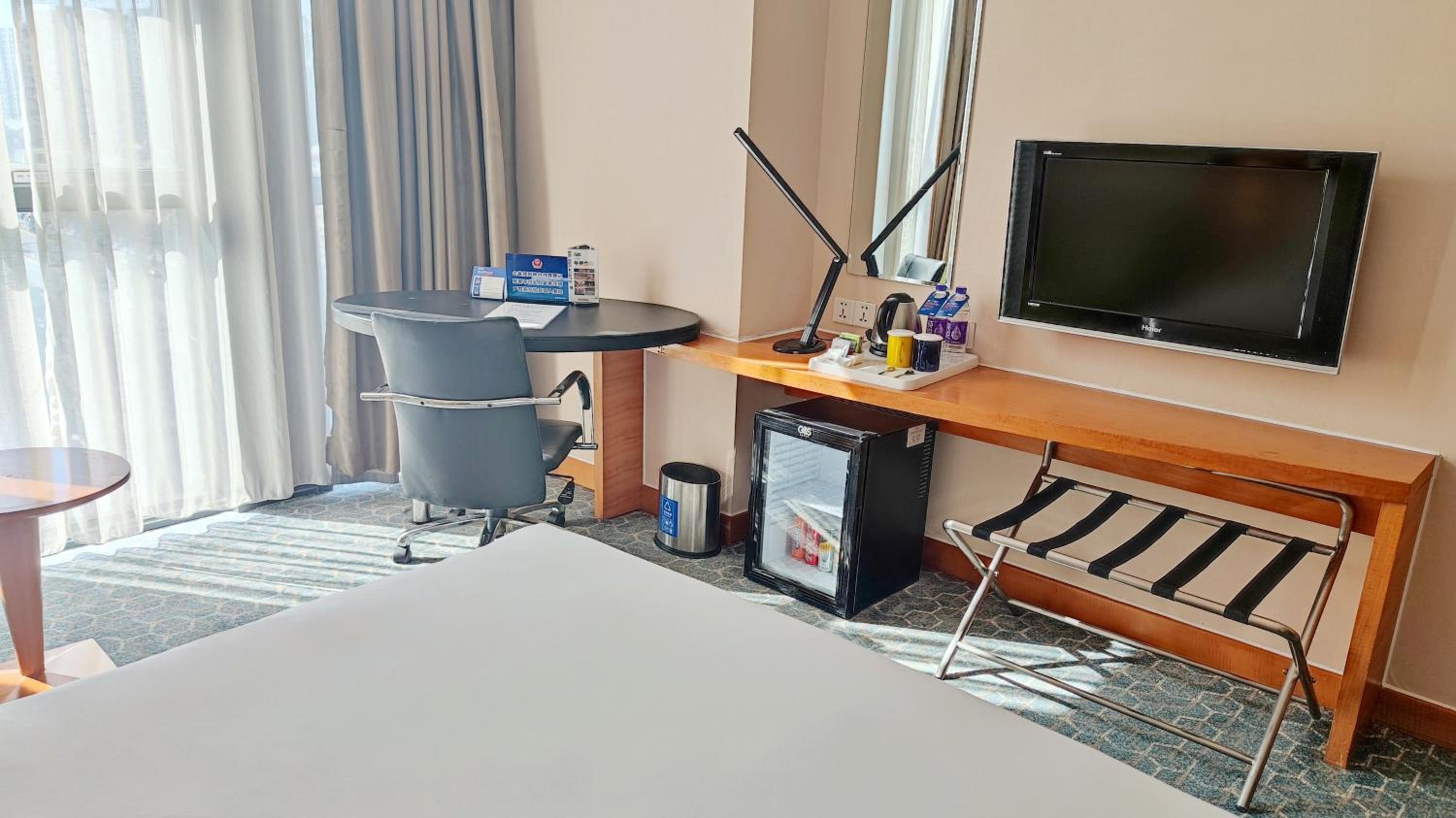 Standard King Room with Extra Floor Space - Photo 1