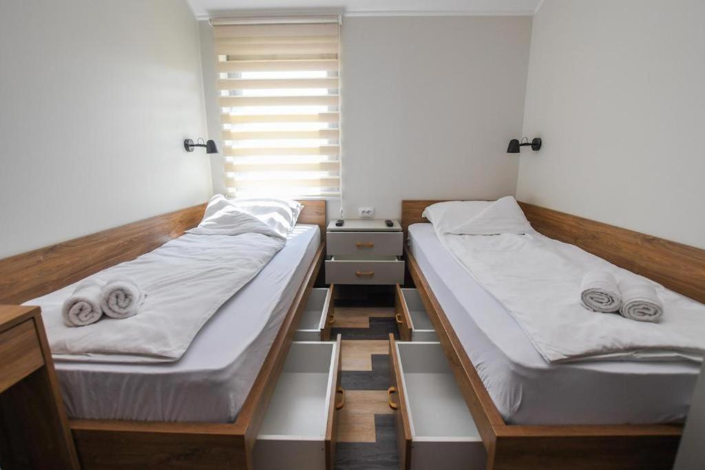 Basic Triple Room with Shared Bathroom photo 3