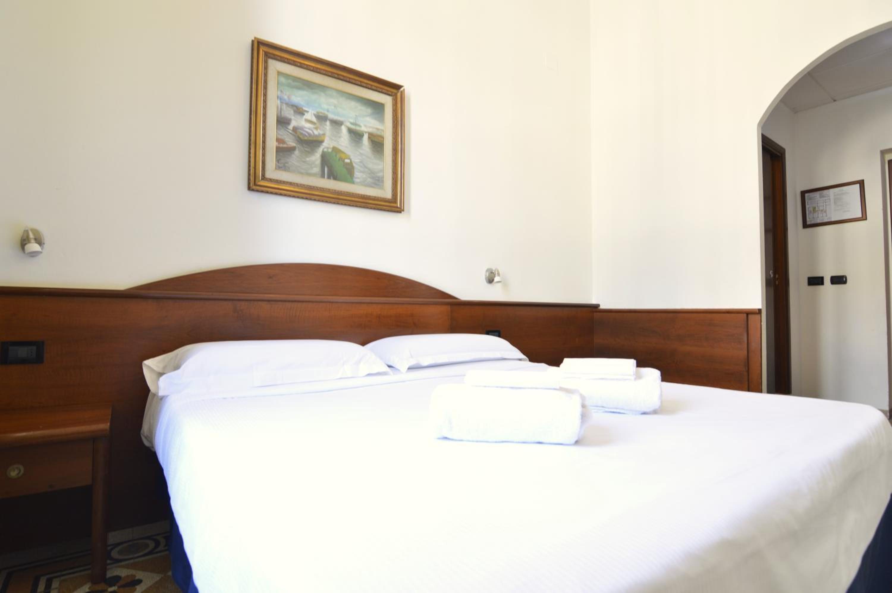 Economy Double Room - Photo 2