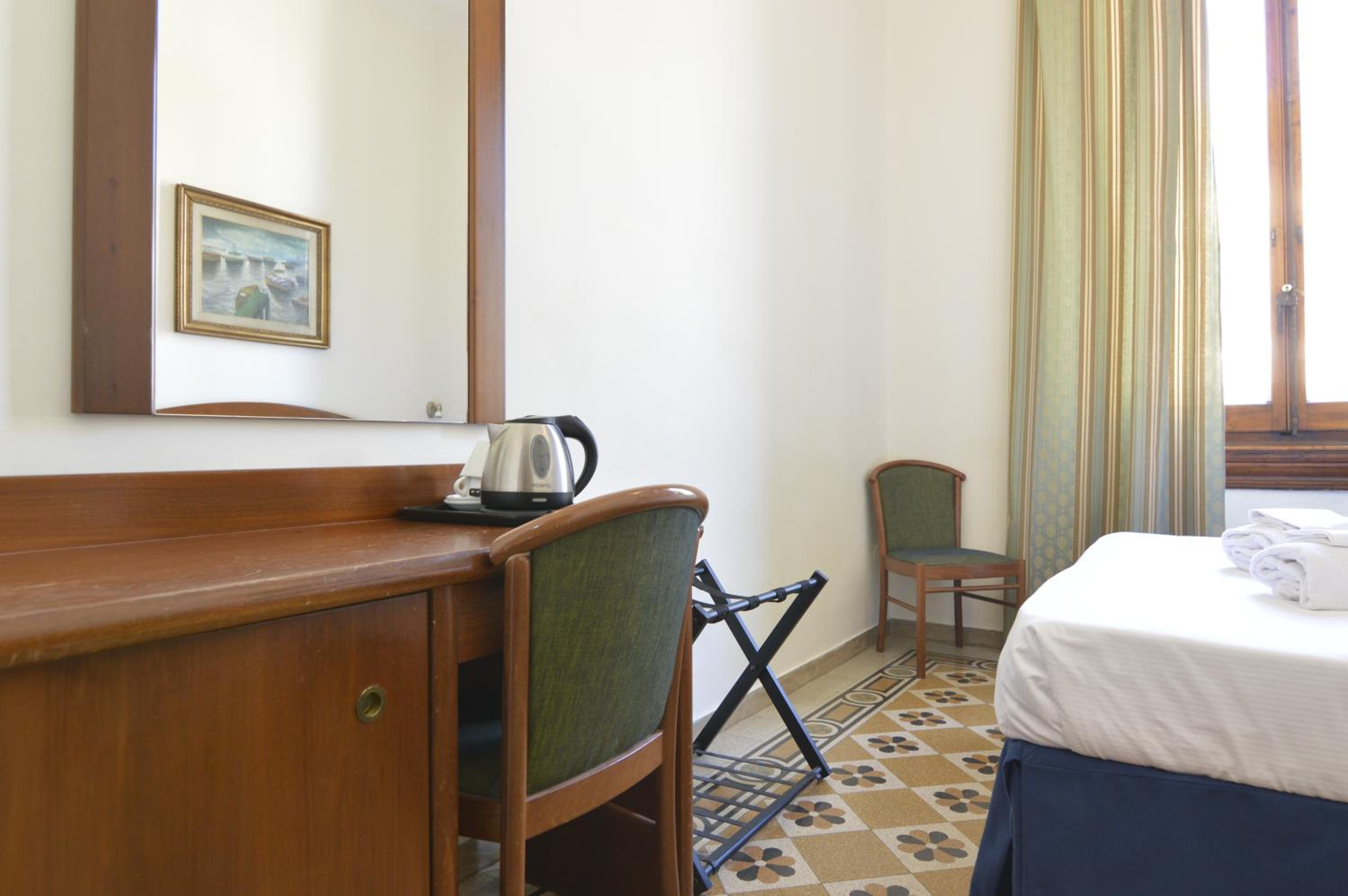 Economy Double Room - Photo 4