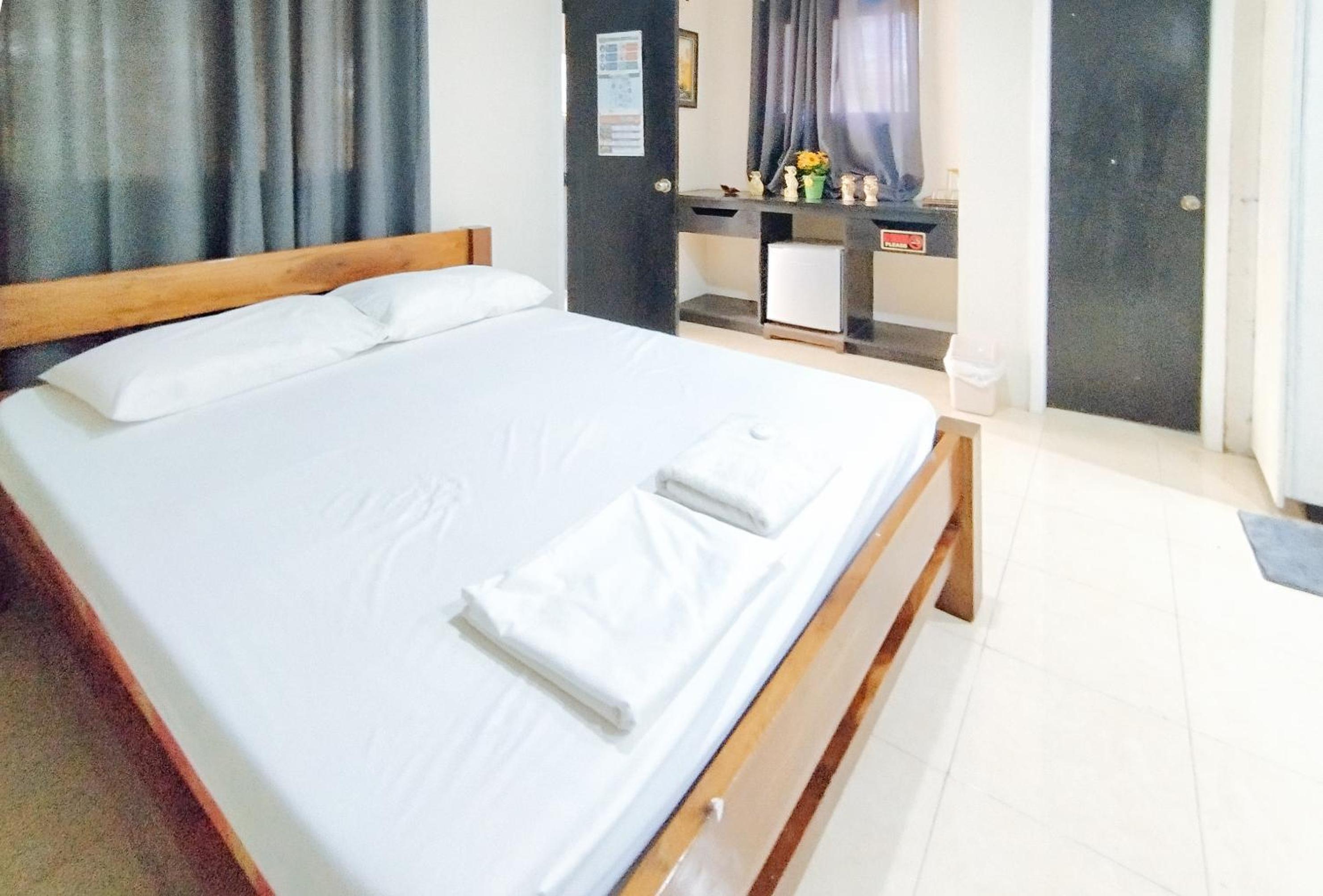 Deluxe Double Room with Balcony - Photo 1