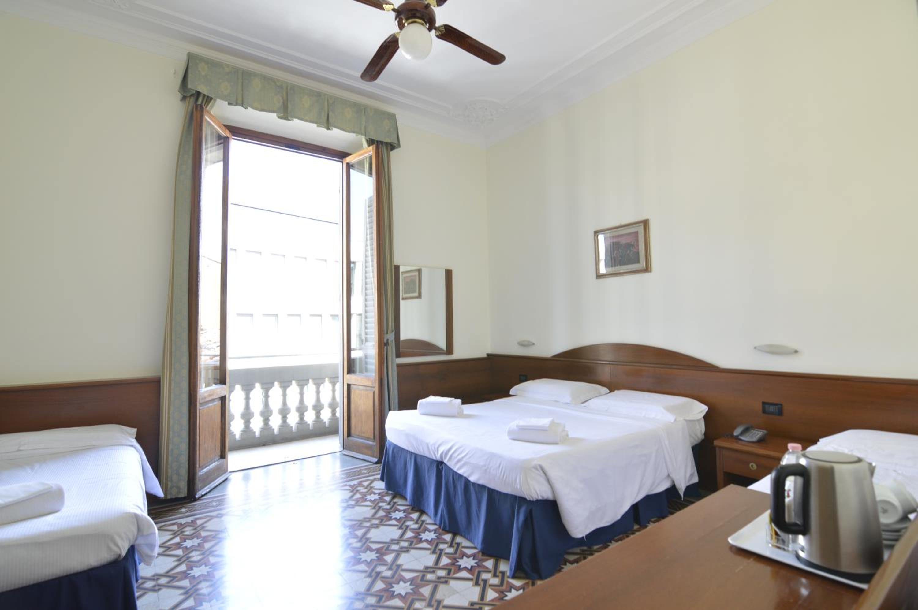 Quadruple Room - Photo 1