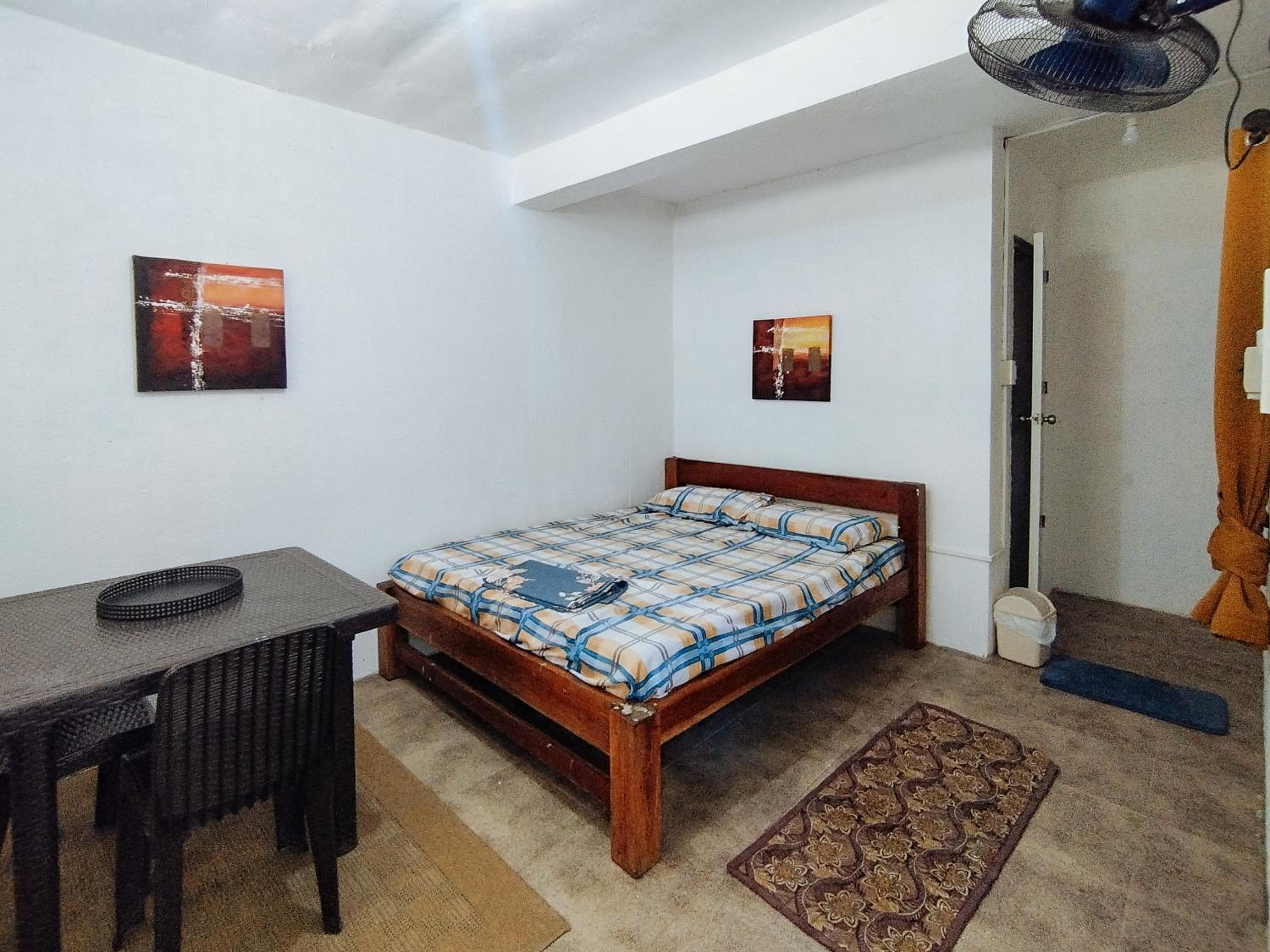 Standard Double Room with Fan - Photo 2
