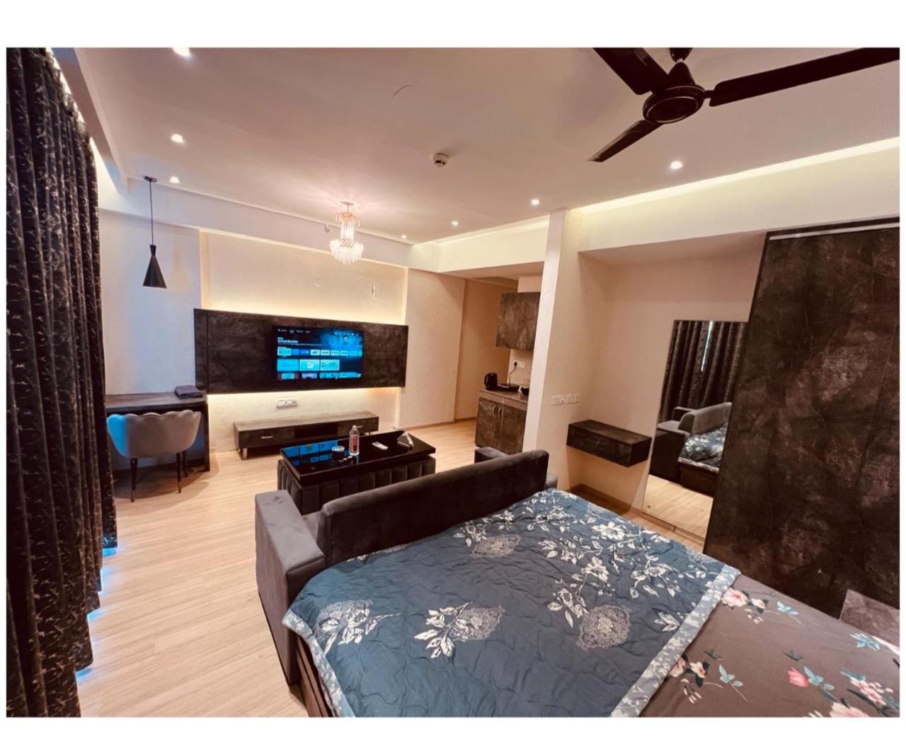 King Suite With Balcony