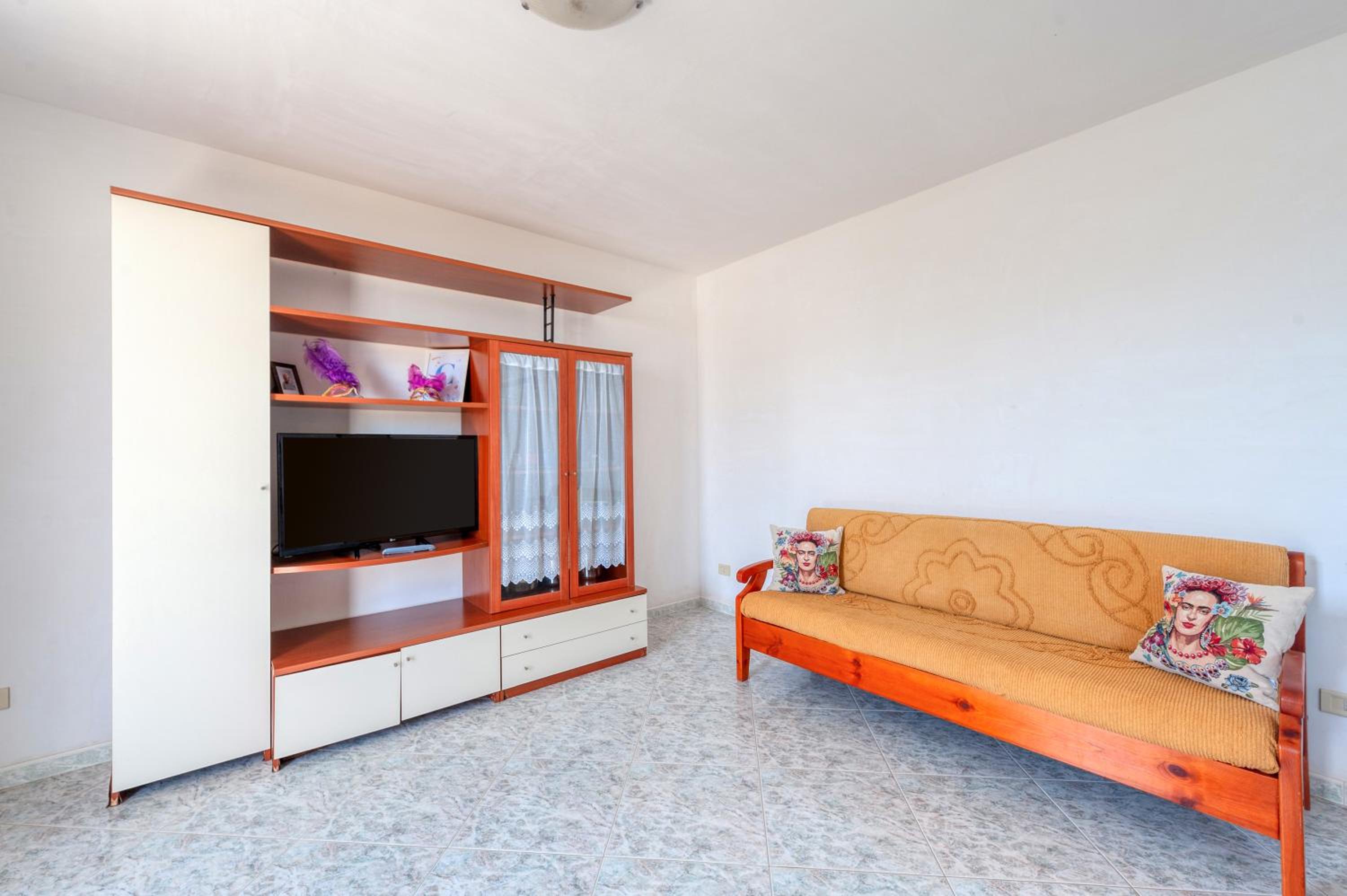 Two-Bedroom Deluxe Apartment with Balcony
