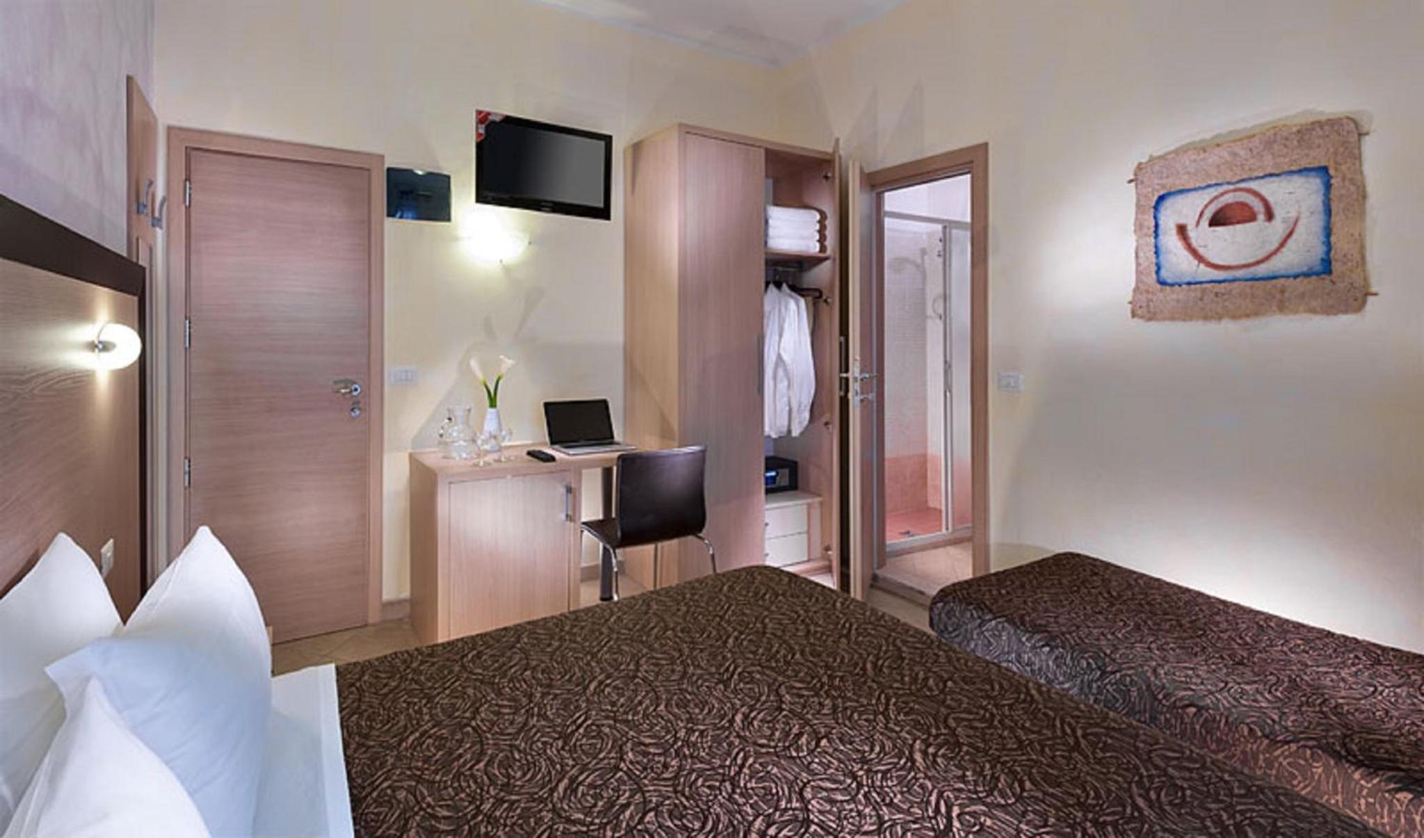 Triple Room - Photo 1
