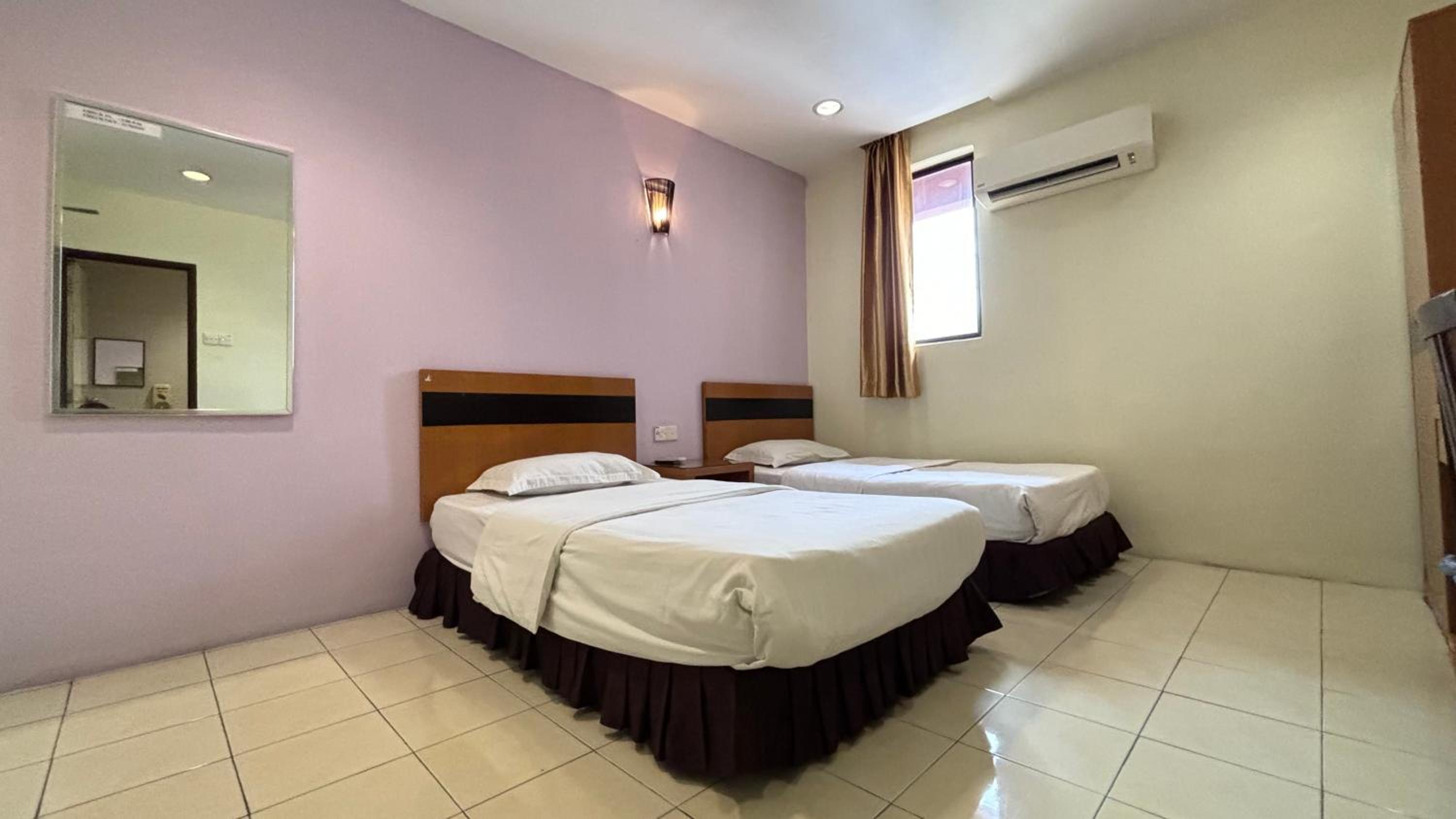 Deluxe Twin Room photo 2