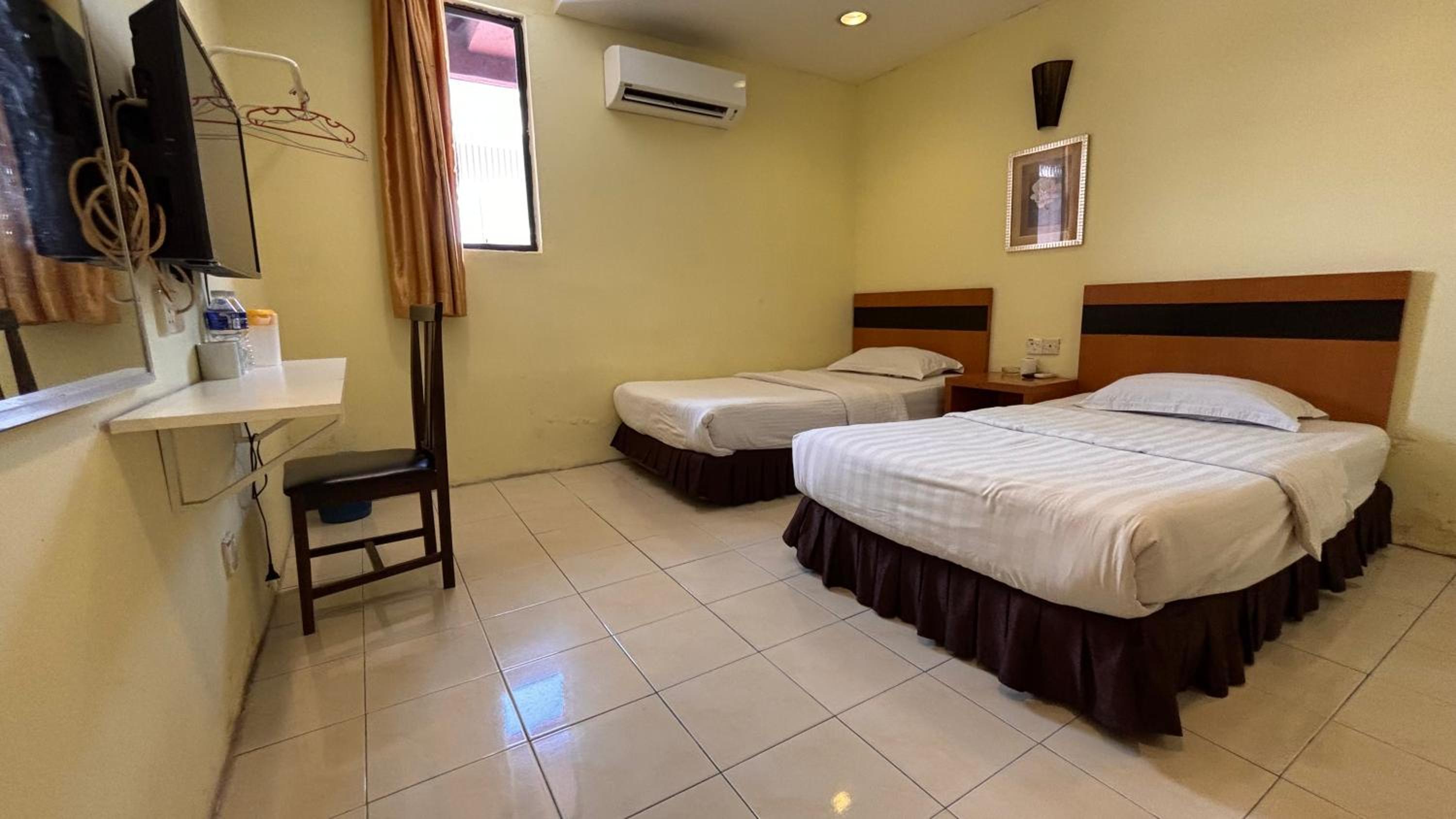 Deluxe Twin Room photo 3