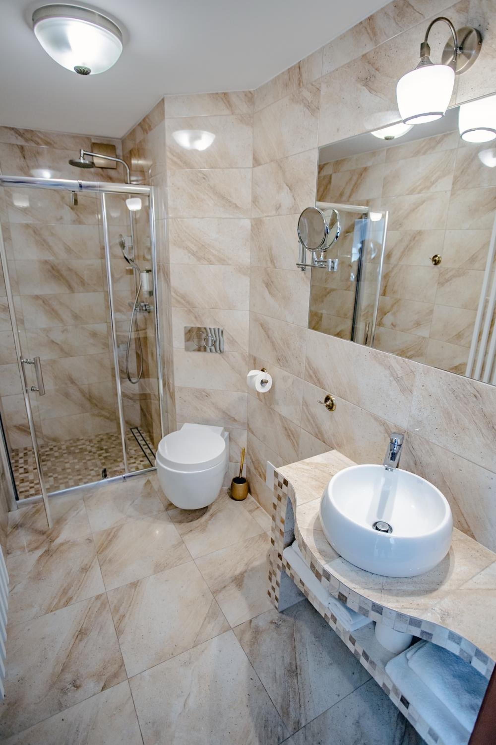 Deluxe Double Room - Photo 18