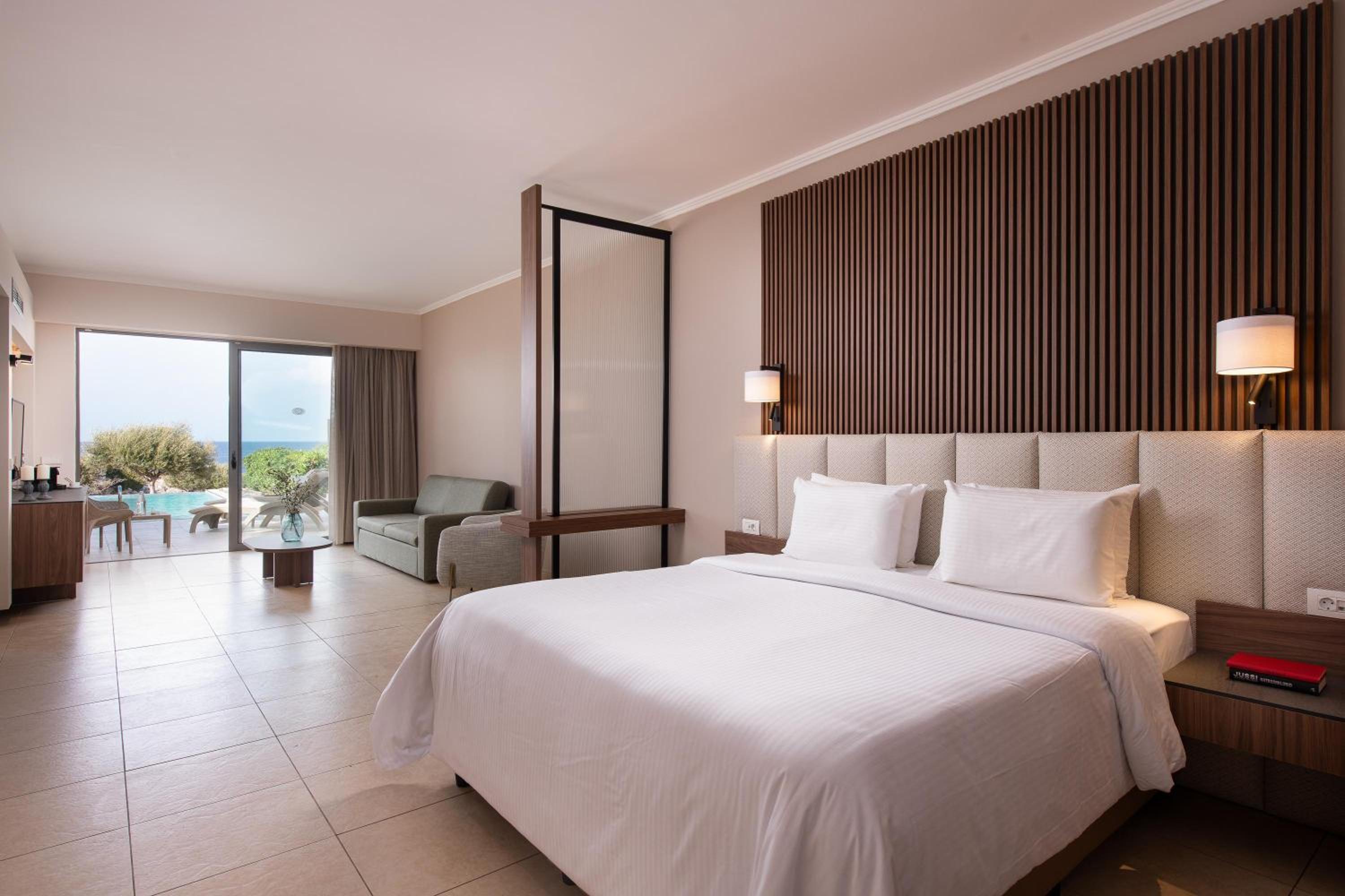 Junior Suite with Sea View and Private Pool
