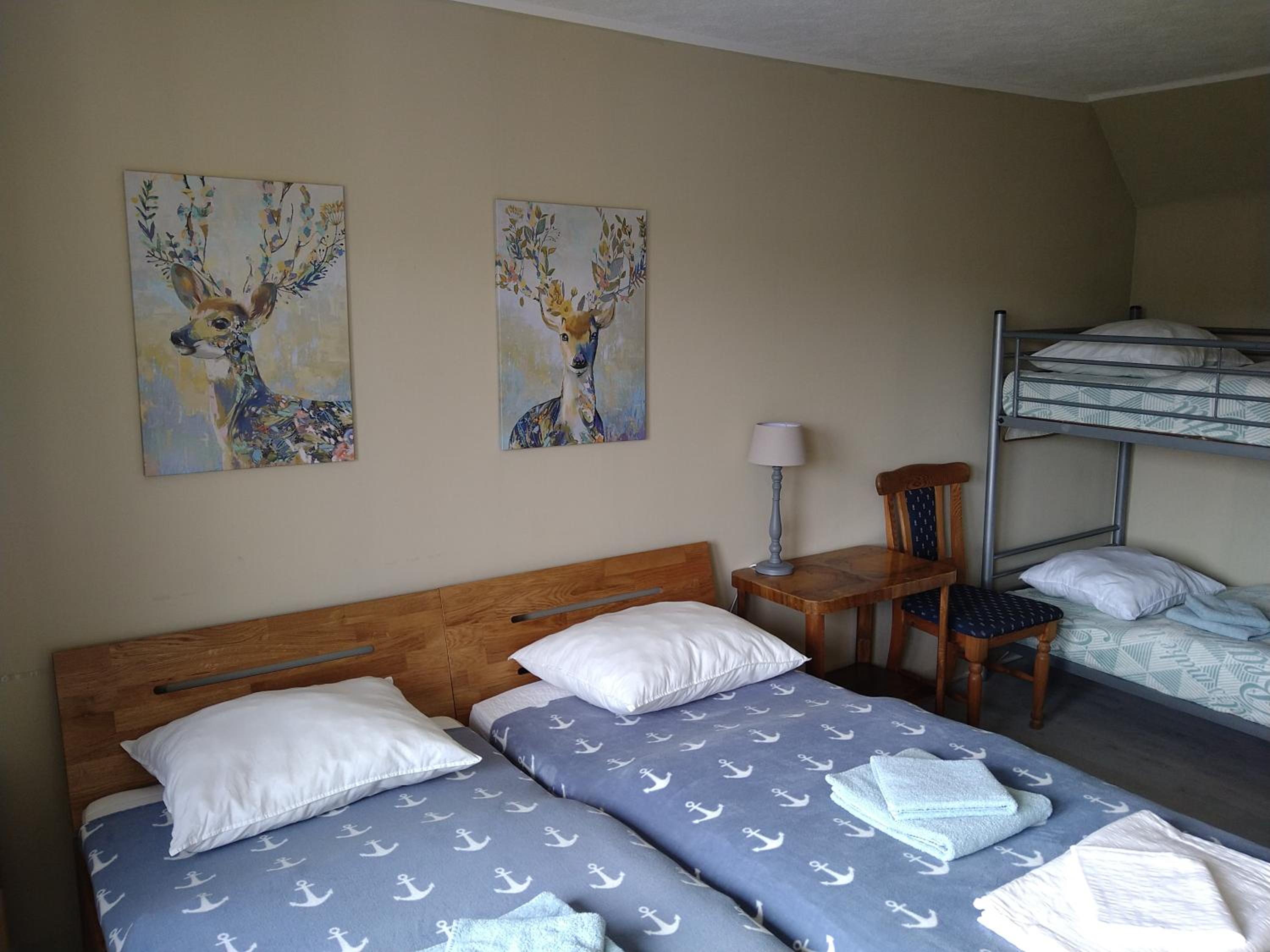 Five-Bedroom House photo 3