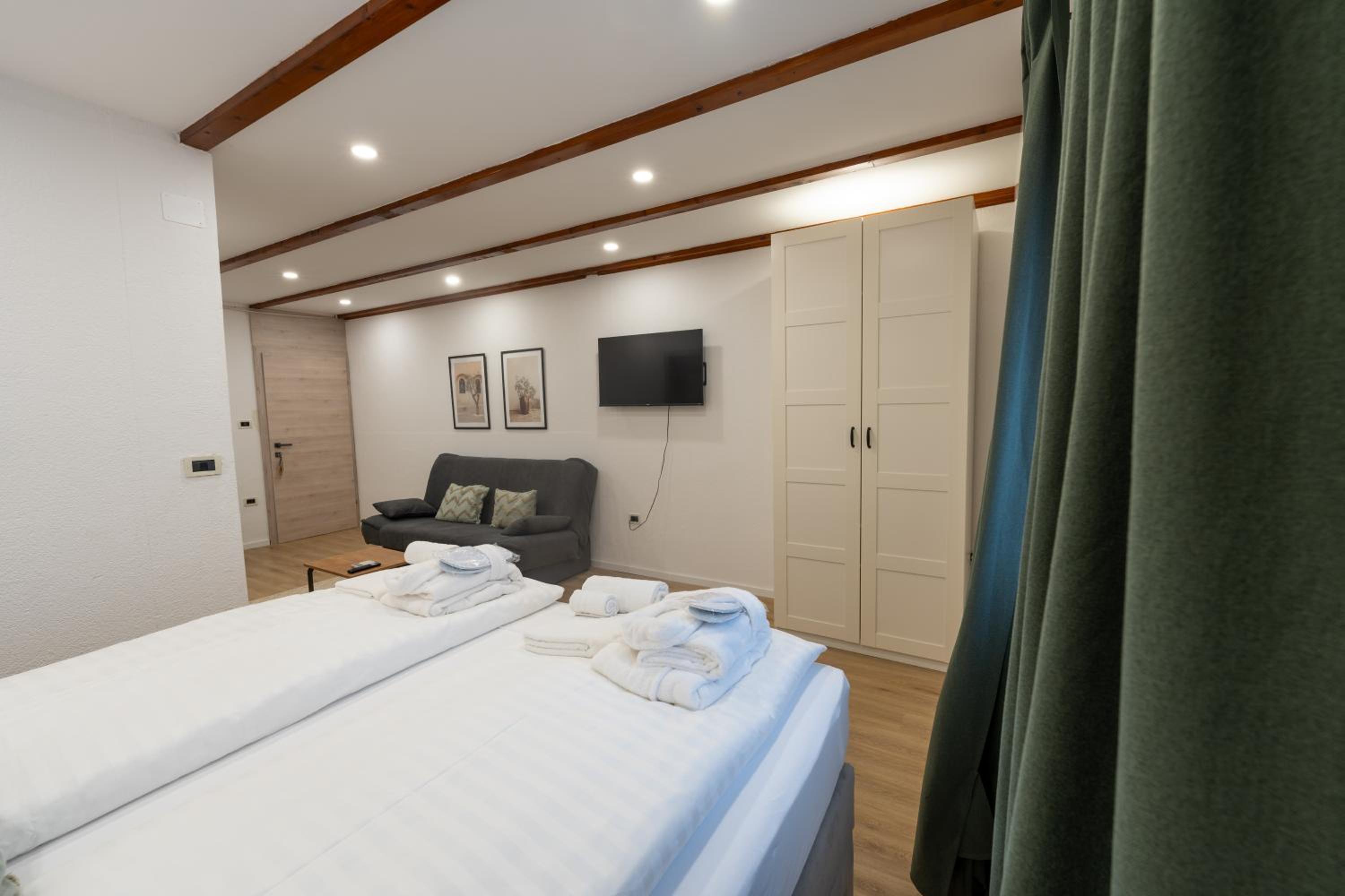 Superior King Room photo 3