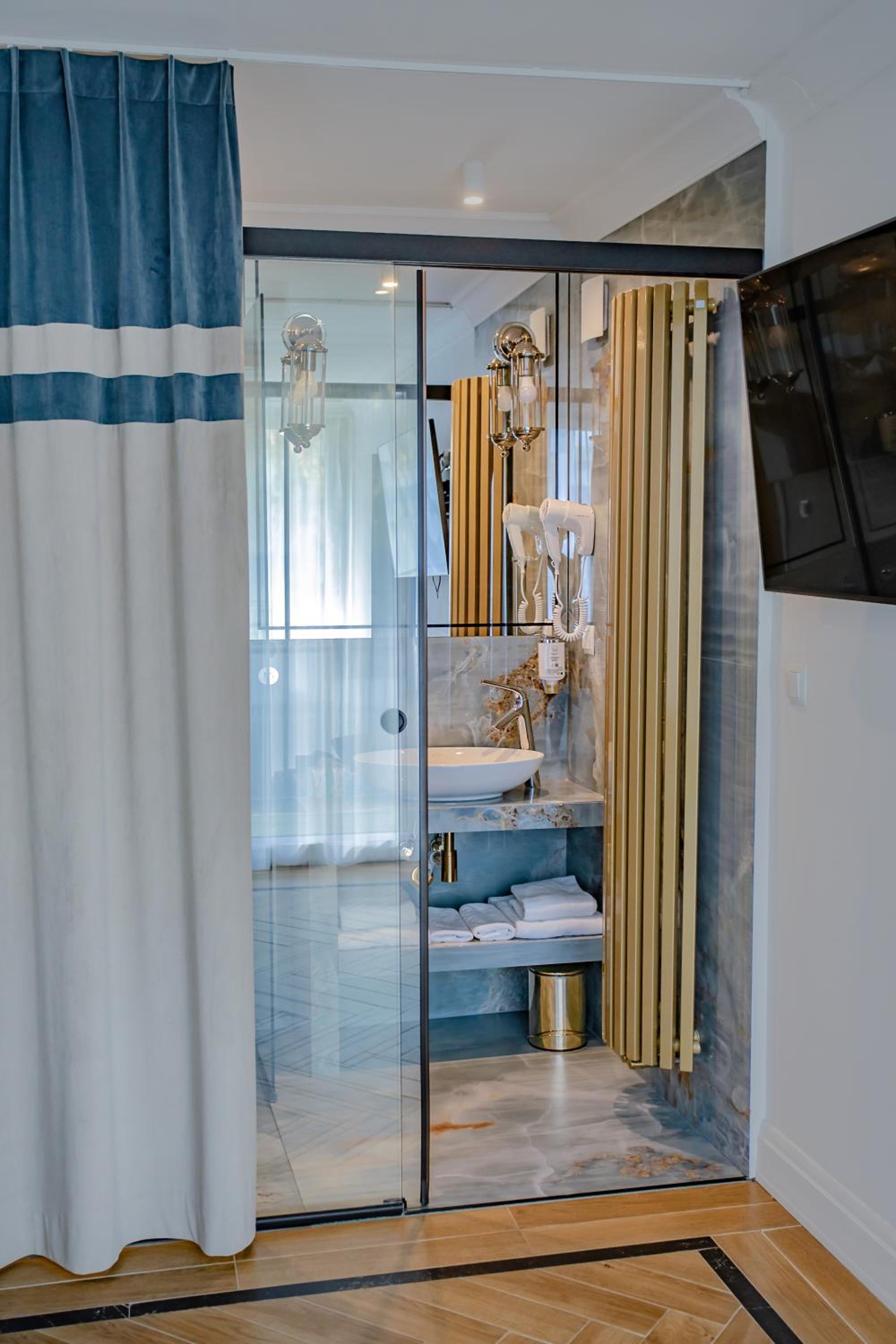 Family Suite - Photo 13
